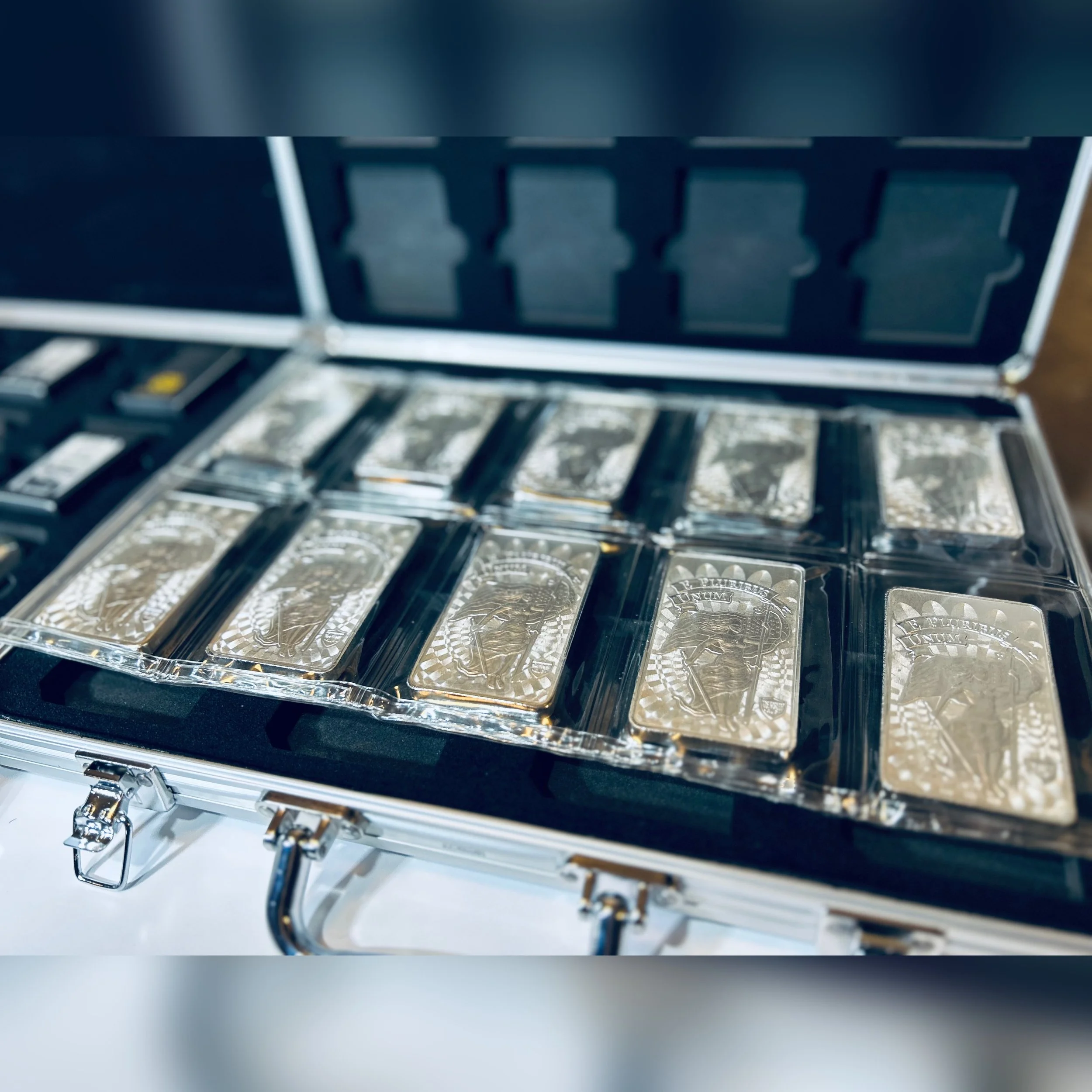 Unity In Liberty 10 oz Silver Bar (New)