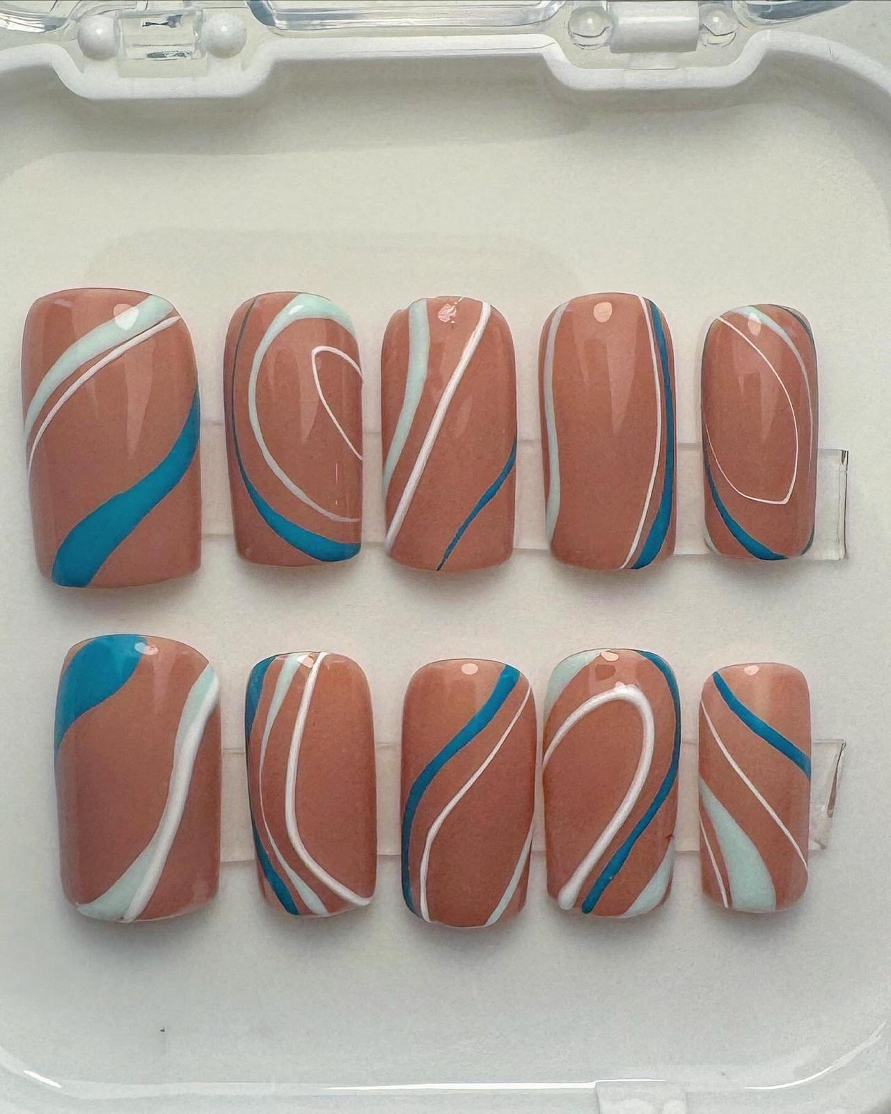 PressOn_Lines_OnItNails.jpeg