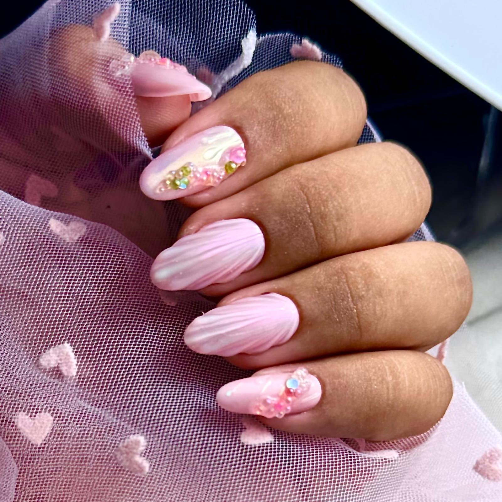 PressOn_MermaidTale_OnItNails 5.jpeg