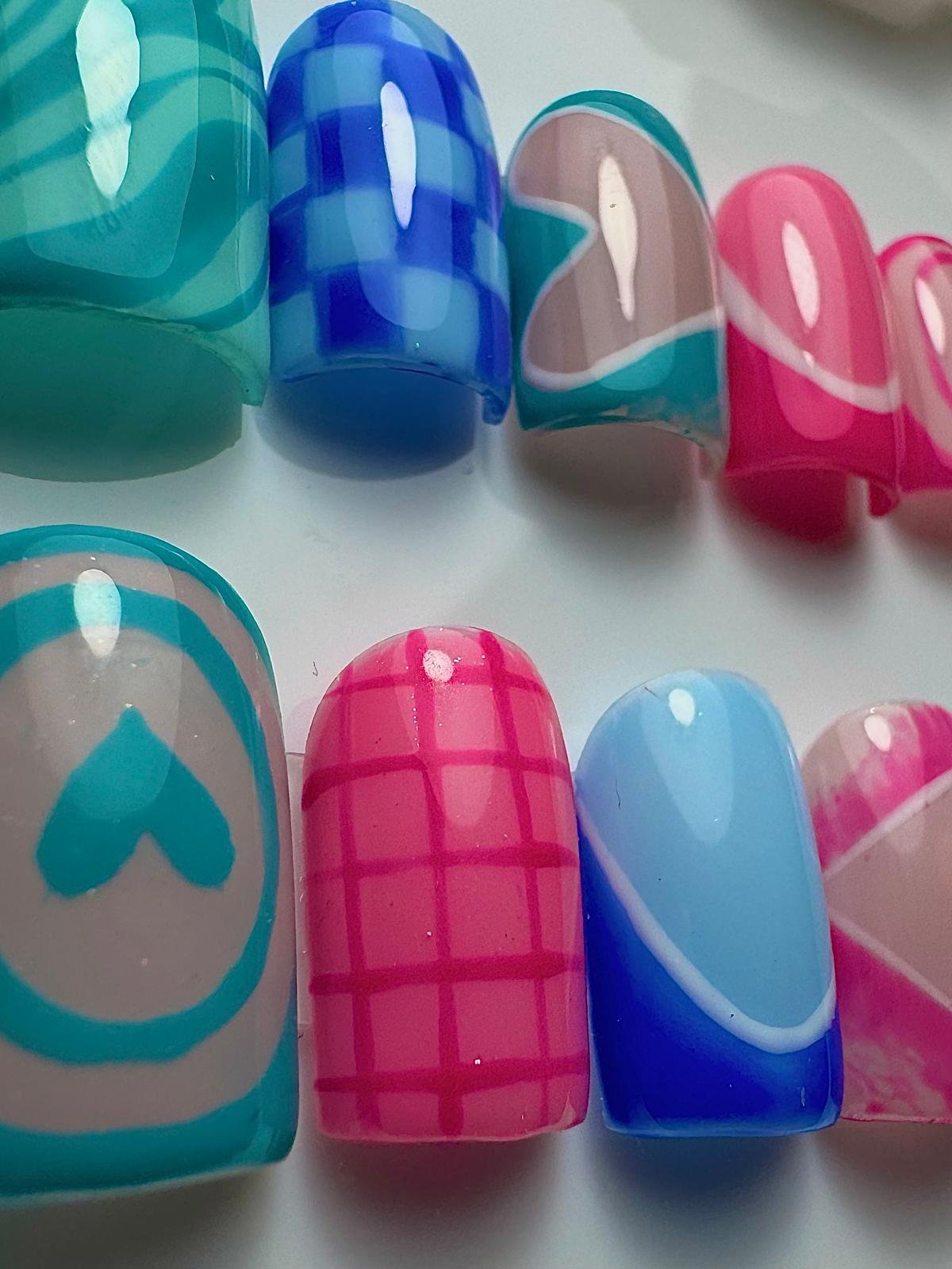 PressOn_FunkyDisco_OnItNails 3.jpeg