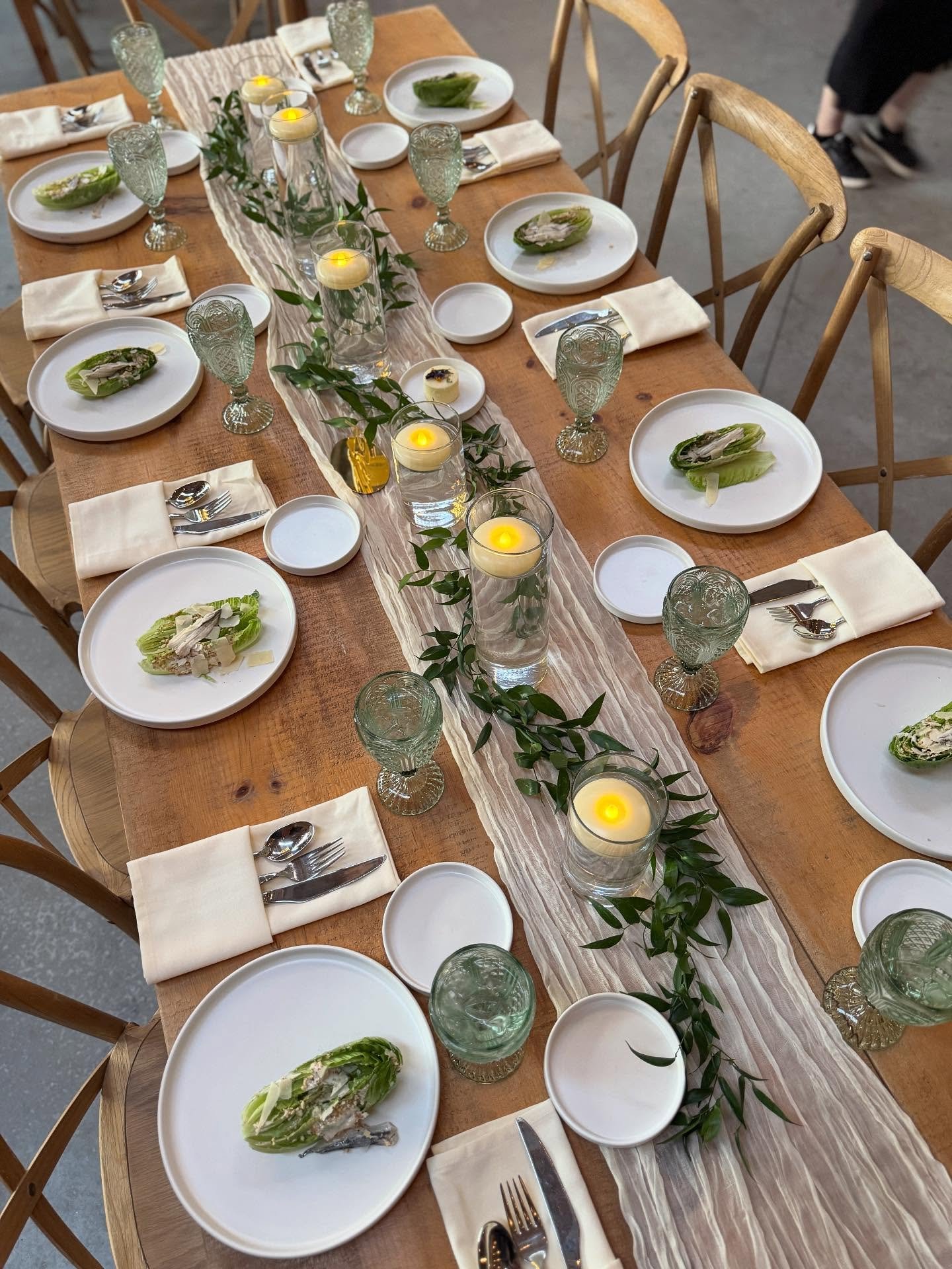 Wow! Such a beautiful evening for a beautiful couple at the beautiful @stonewallestate. @chefwillateightymain  @eightymain and the @catskillcateringco team put out a beautiful dinner on table by @cullen_creations. Congrats !
