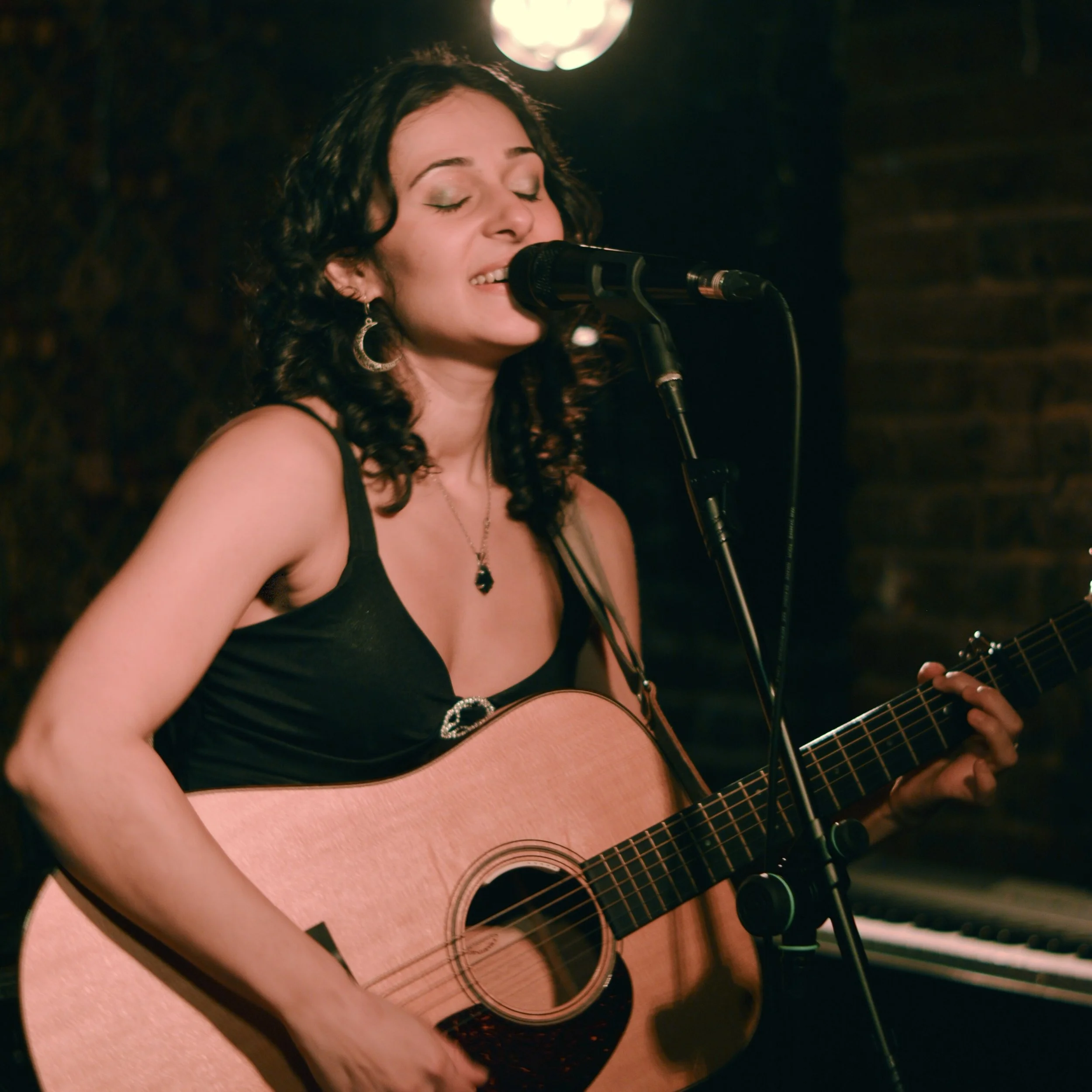 Live Music from Zoe Maia