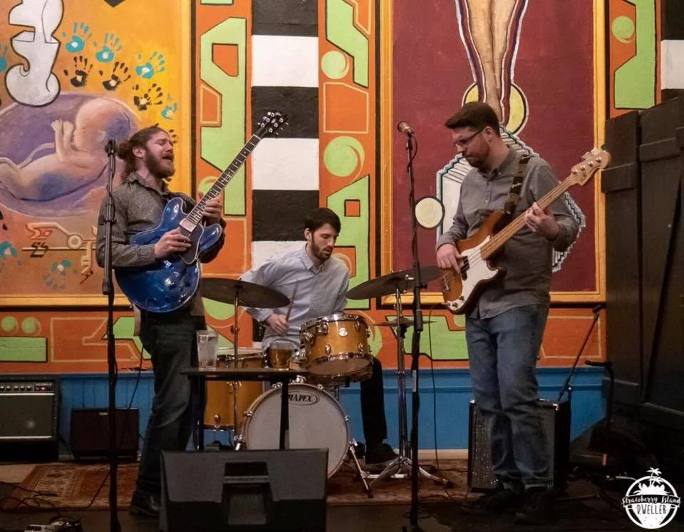Live Music: Far Trio