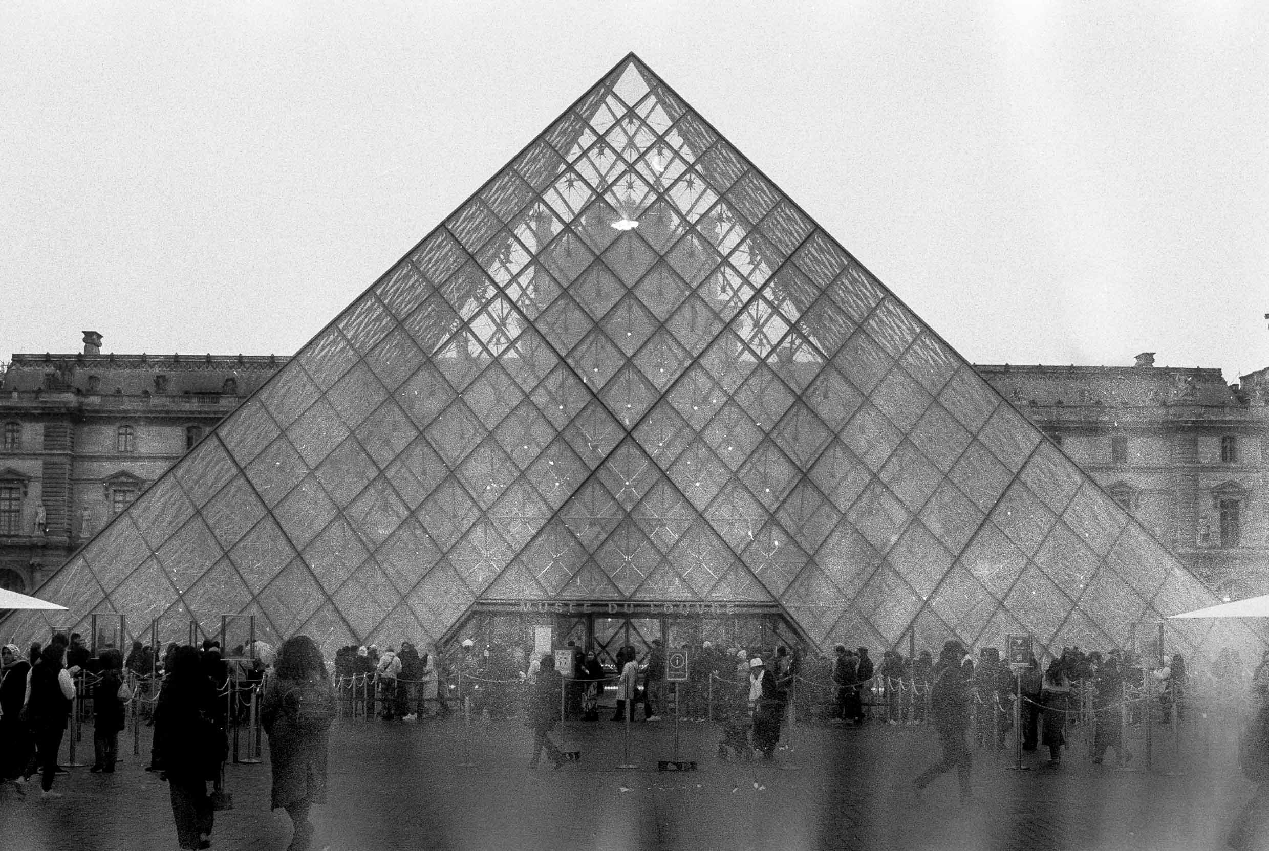 Paris I (B+W)