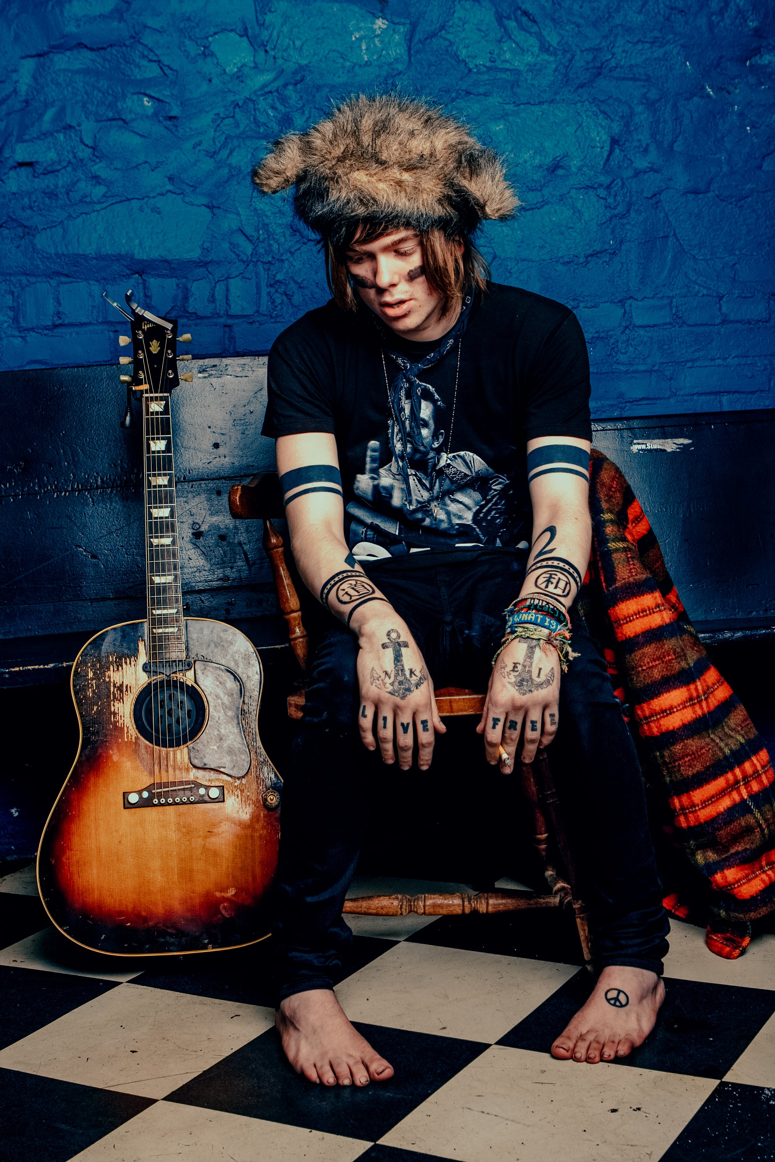 nevershoutnever.jpg