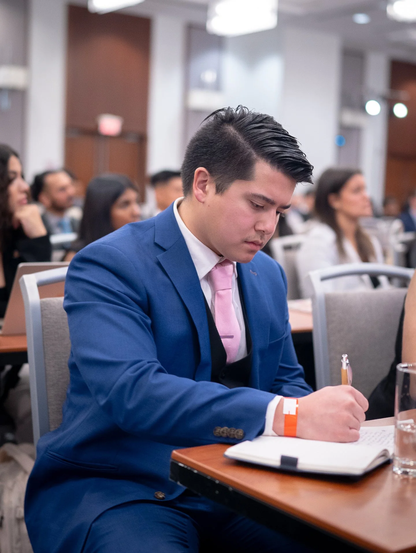 💪 There is no substitute for hard work.

What truly sets successful people apart? It's not just talent or luck; it's relentless hard work.

Here are a few reasons to embrace hard work:
- Builds resilience
- Sharpens your skills
- Leads to genuine ac