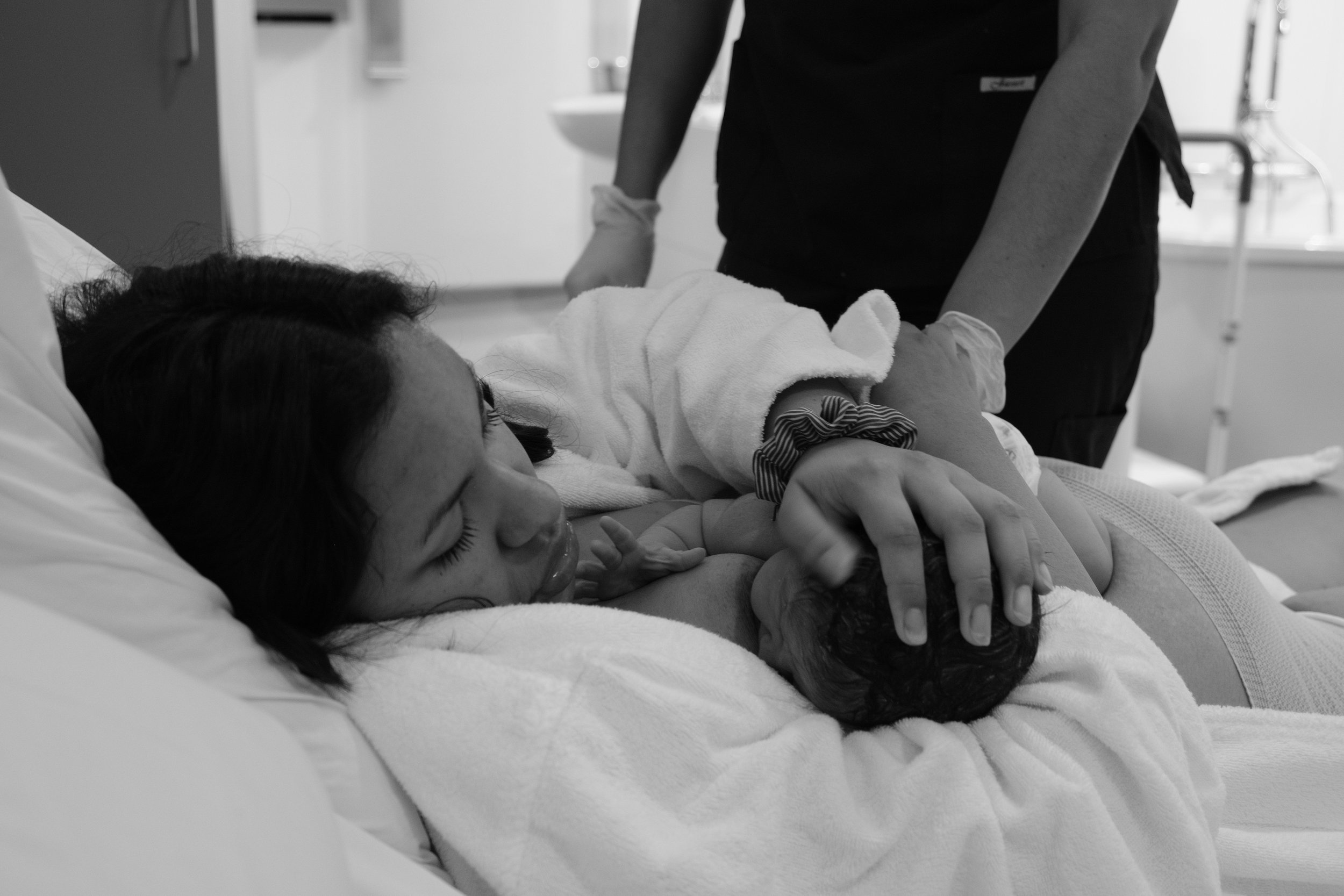 Toronto Labour & Birth Photographer Giving Birth at TBC