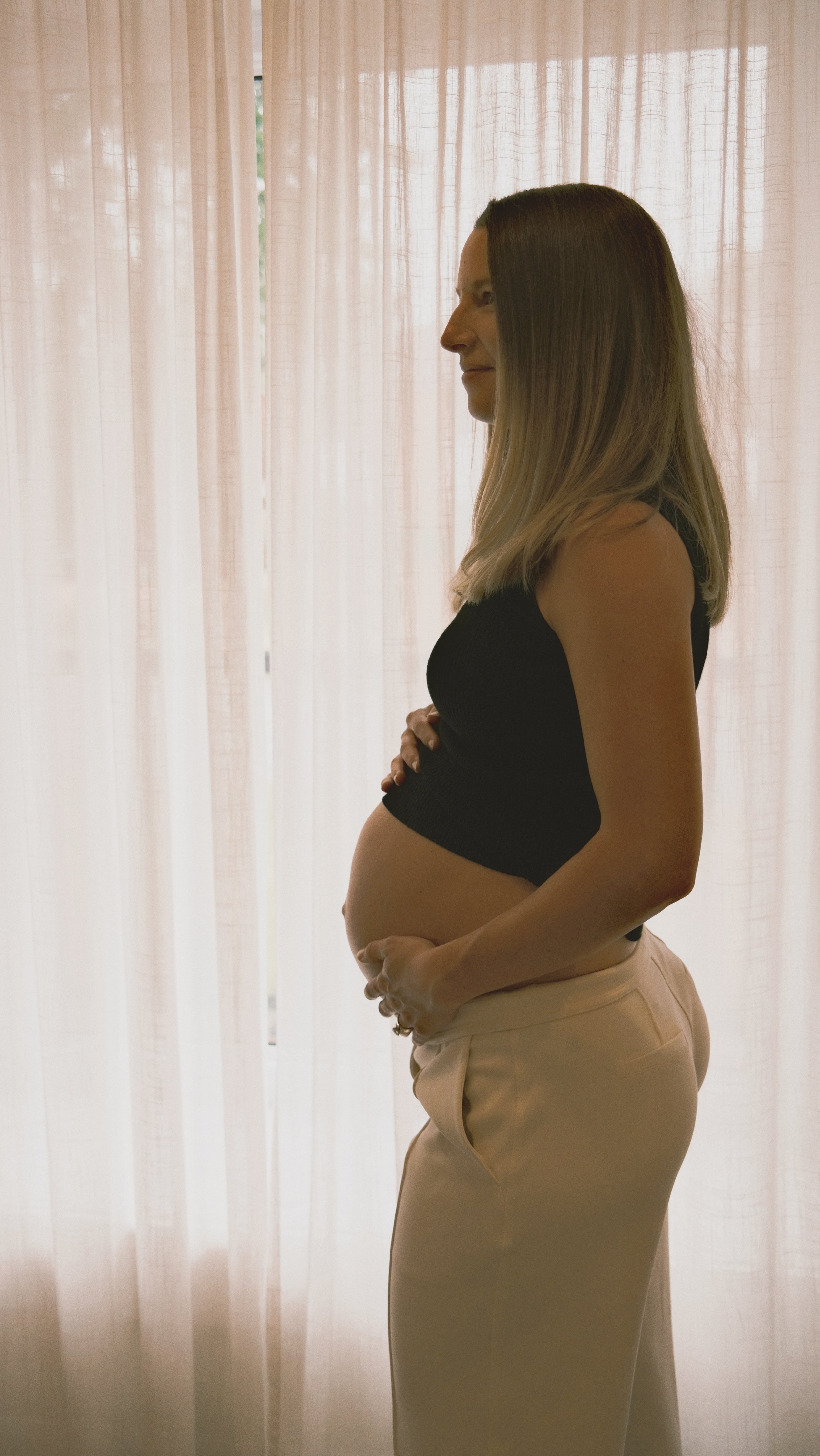 Toronto Maternity Lifestyle Photographer FujiFilm