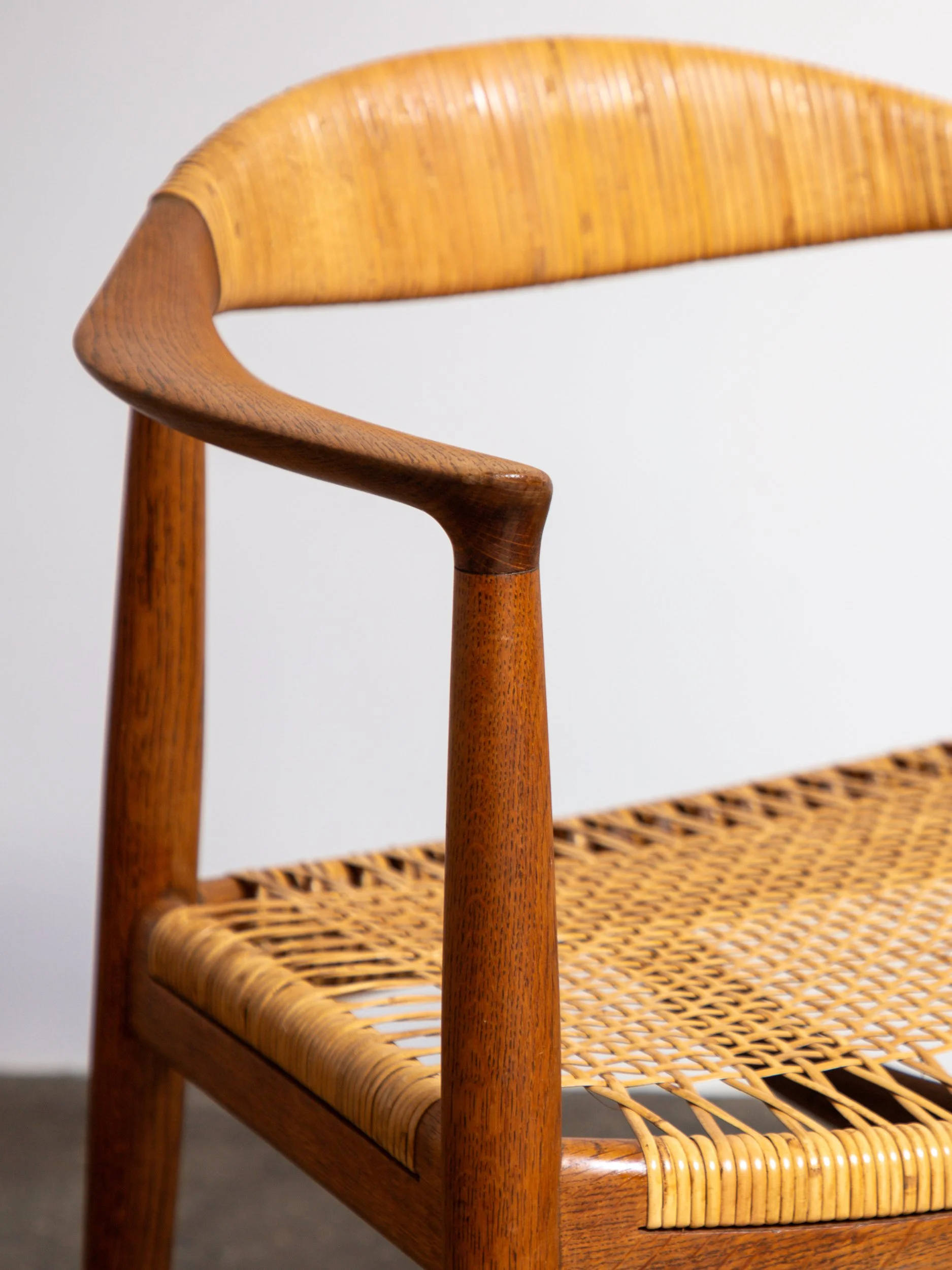 OAM_Original_JH_501_Wegner_Round_Chairs_Cane-17.jpg