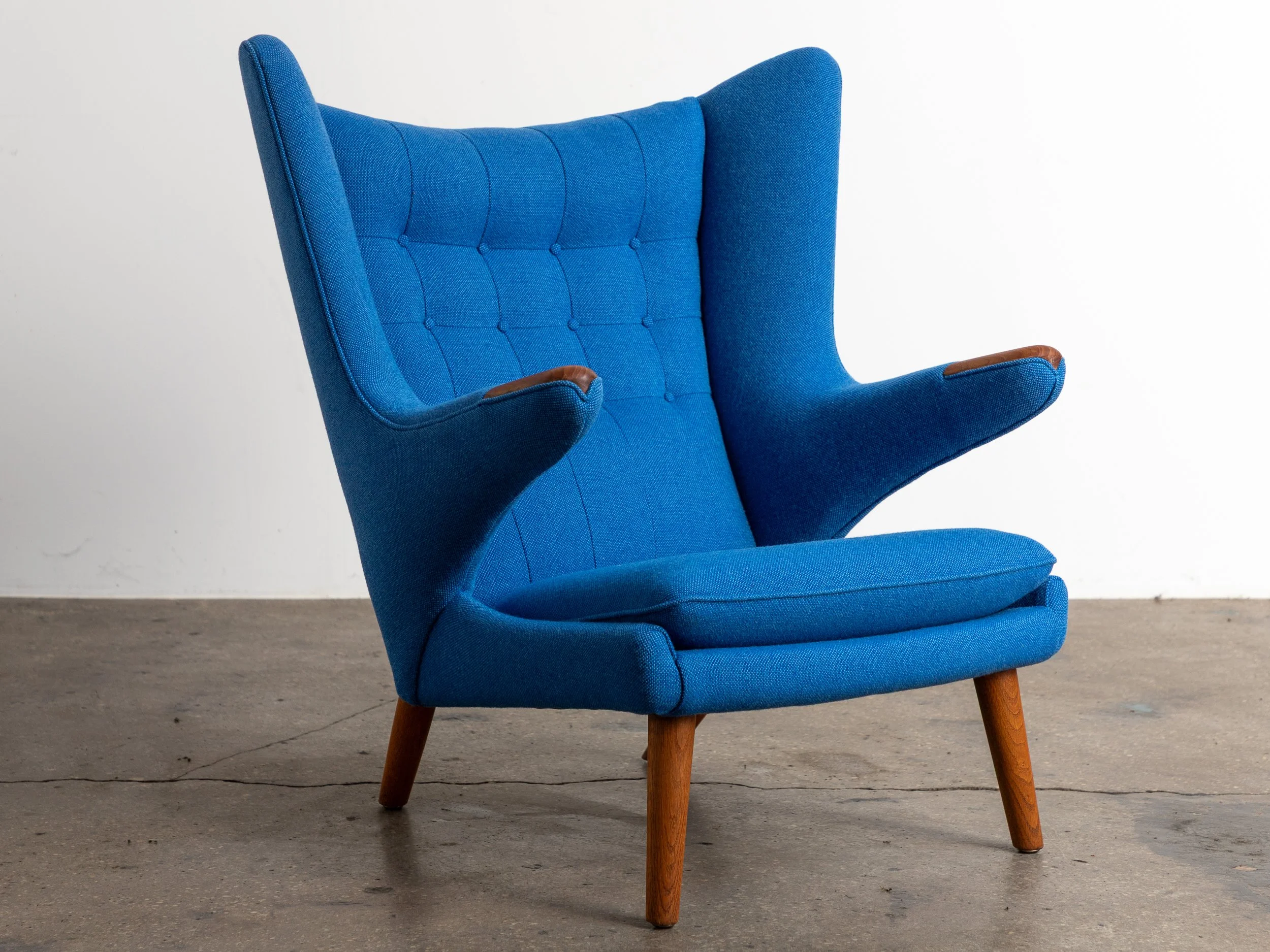 OAM_NYC_Hans_Wegner_Papa_Bear_Chair_Oak-2.jpg