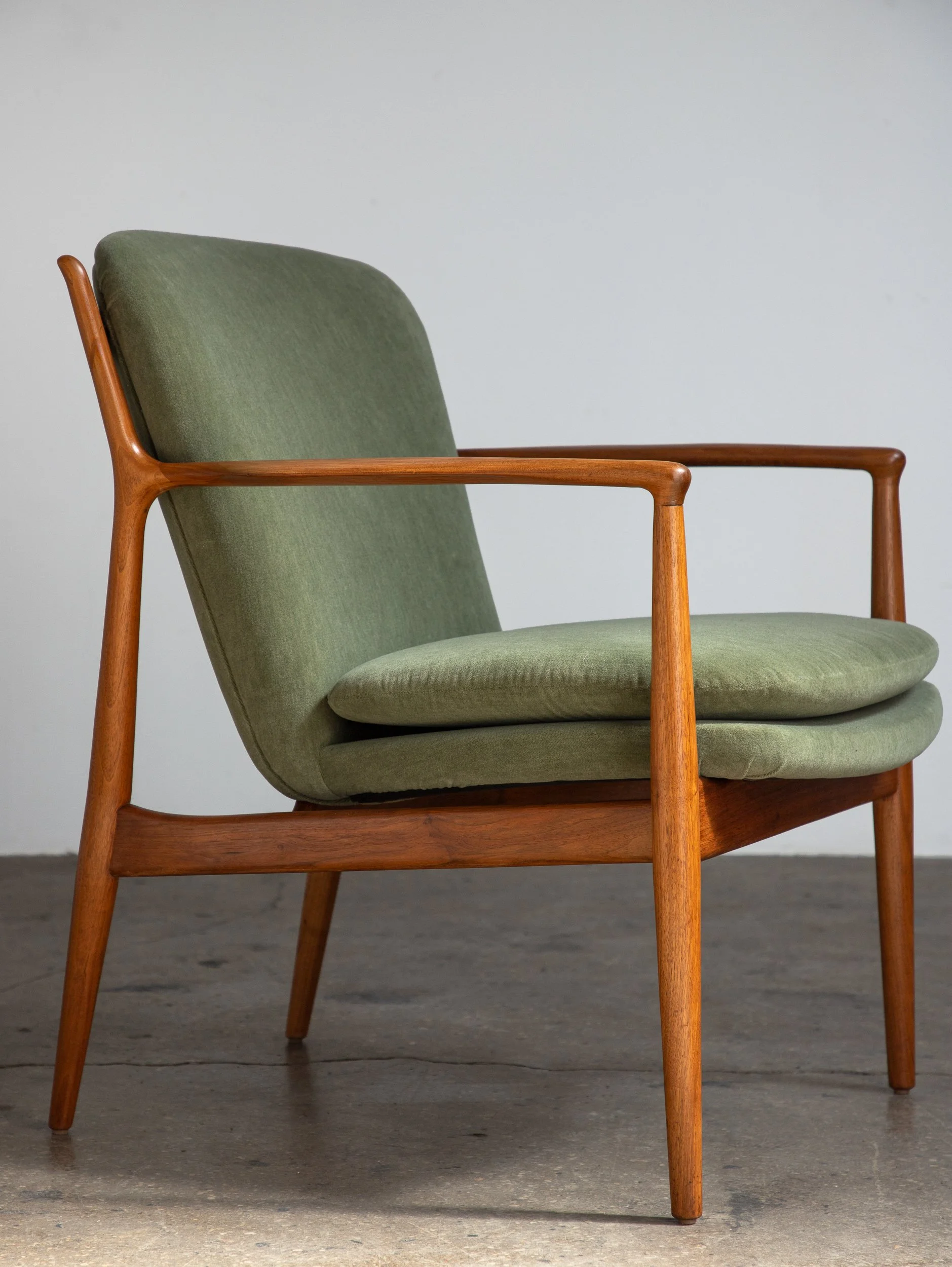 OAMNYC_Finn_Juhl_Baker_Delegate_Chair-2.jpg
