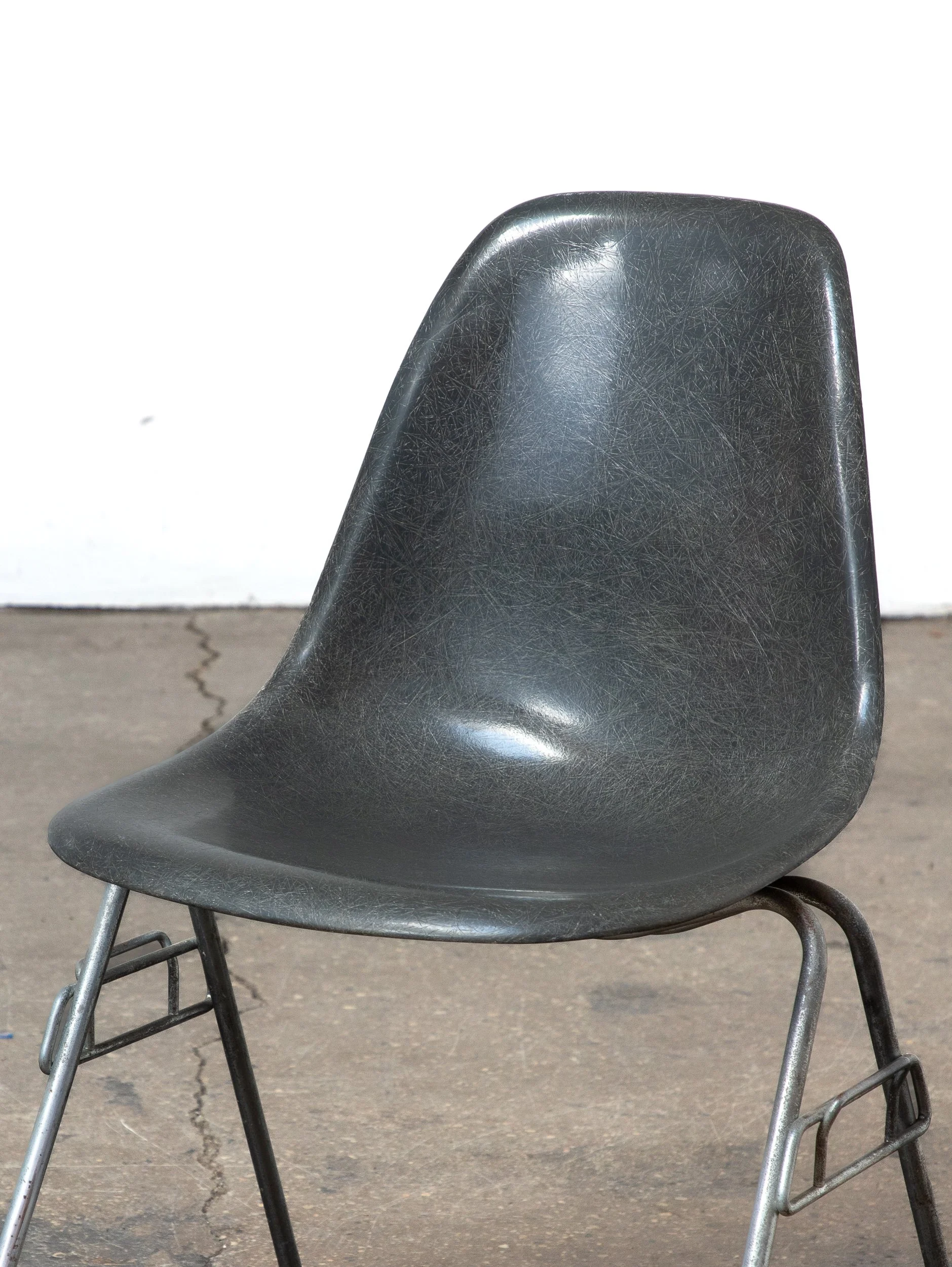 OAM_Eames_Herman_Miller_Shells_Color_Palette_Range_Stacking_Bases_Multicolor-9.jpg