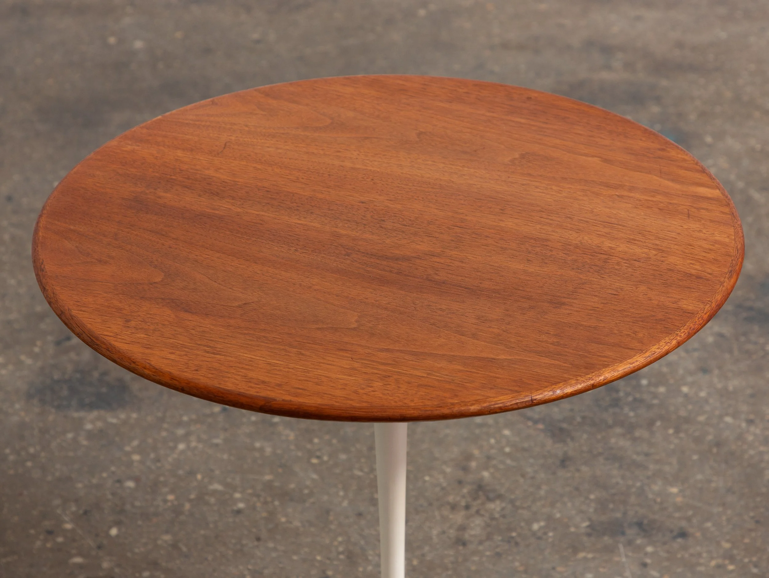 OAM_Pair_Knoll_Saarinen_Tables_Pair-9.jpg
