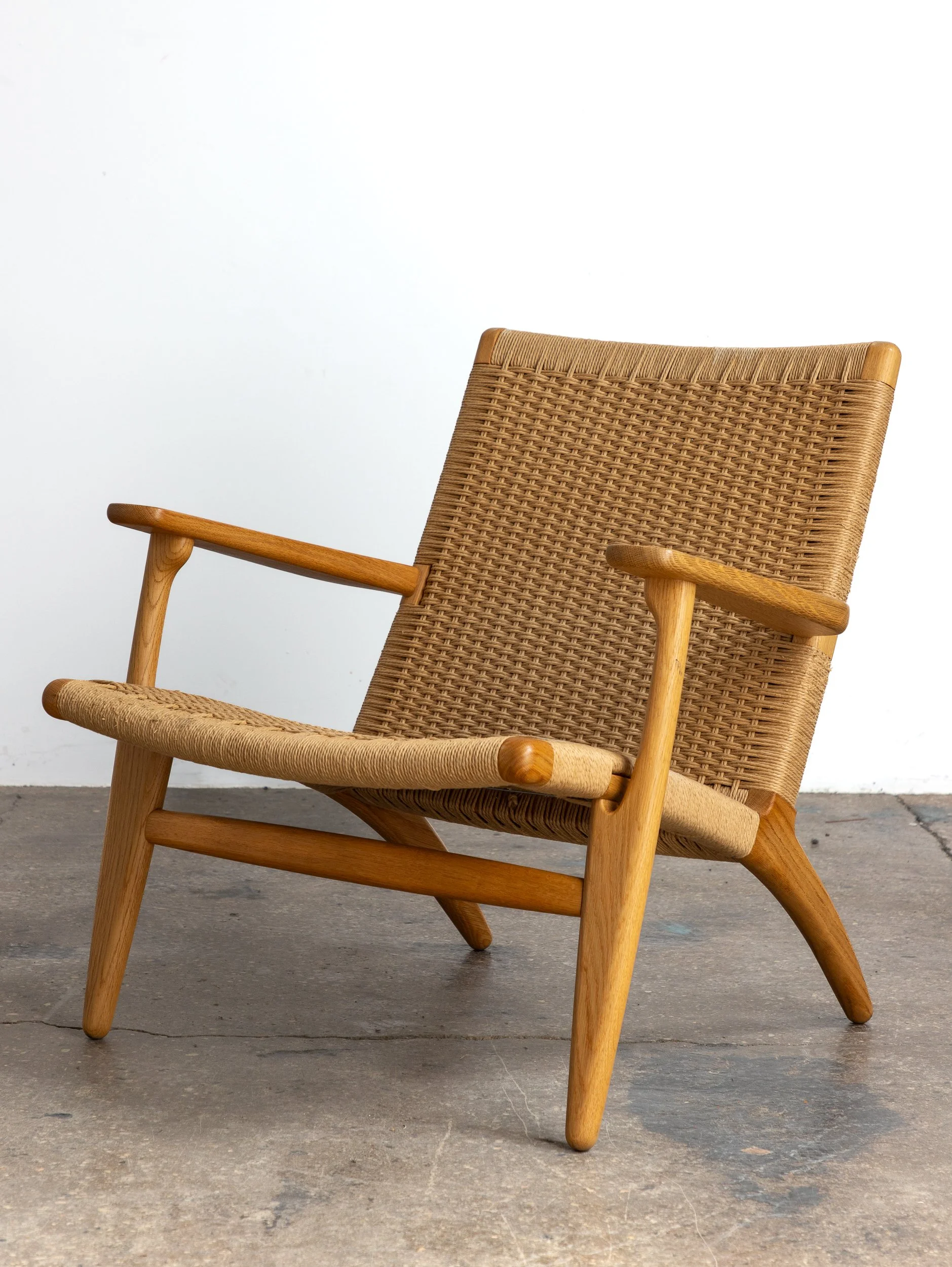 OAM_NYC_Carl_Hansen_Oak_Hans_Wegner_ch25-4.jpg