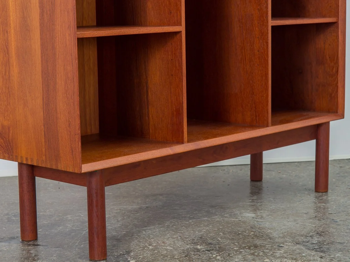 OAM_NYC_Peter_Hvidt_Bookcase-11.jpg