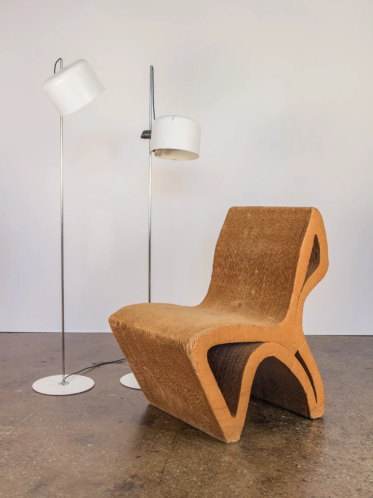 open_air_modern_frank_gehry_cardboard_chair-6.jpg