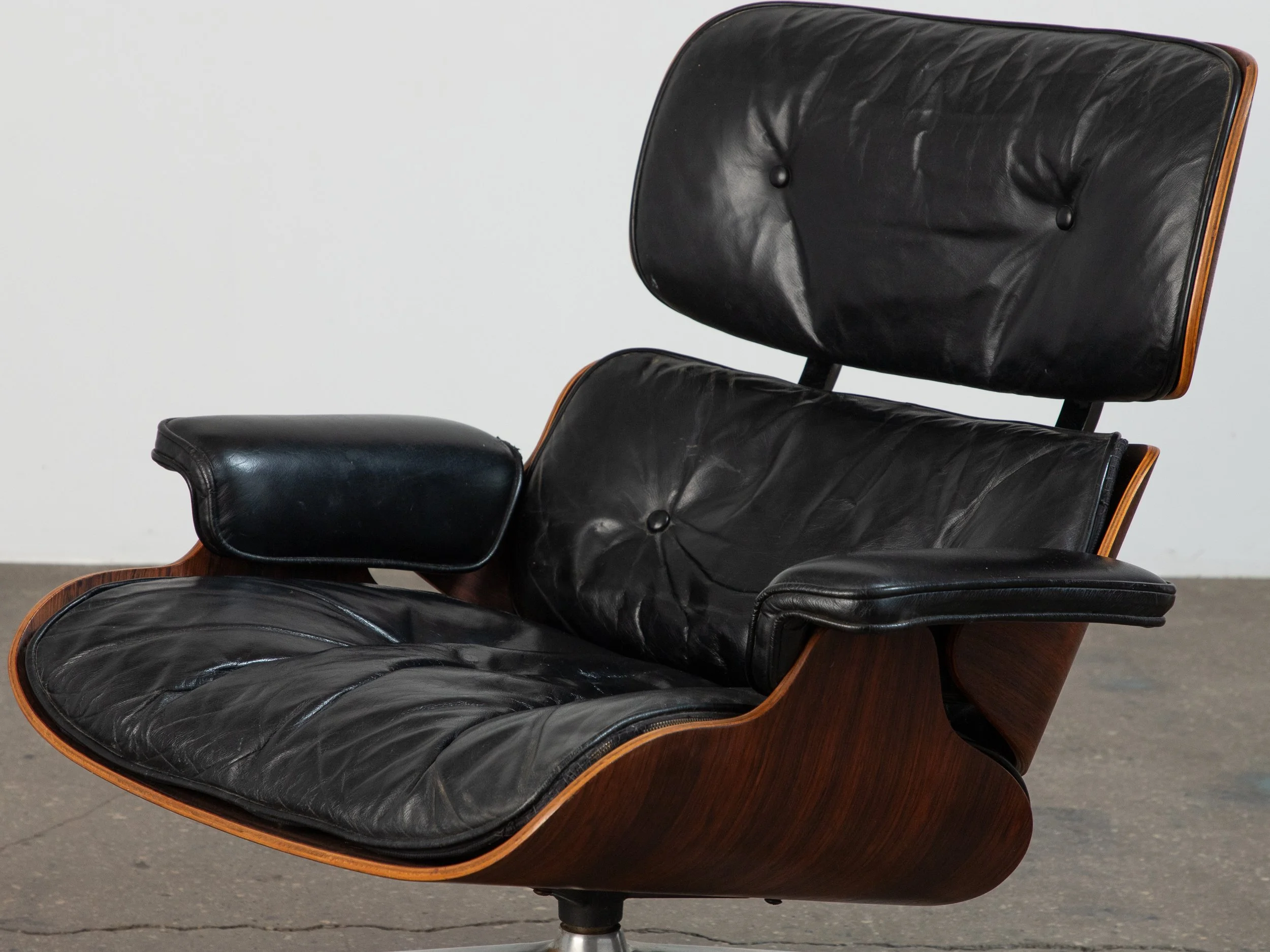 OAM_Eames_Herman_Miller_670_Black_Leather_Lounge_Chair-8.jpg