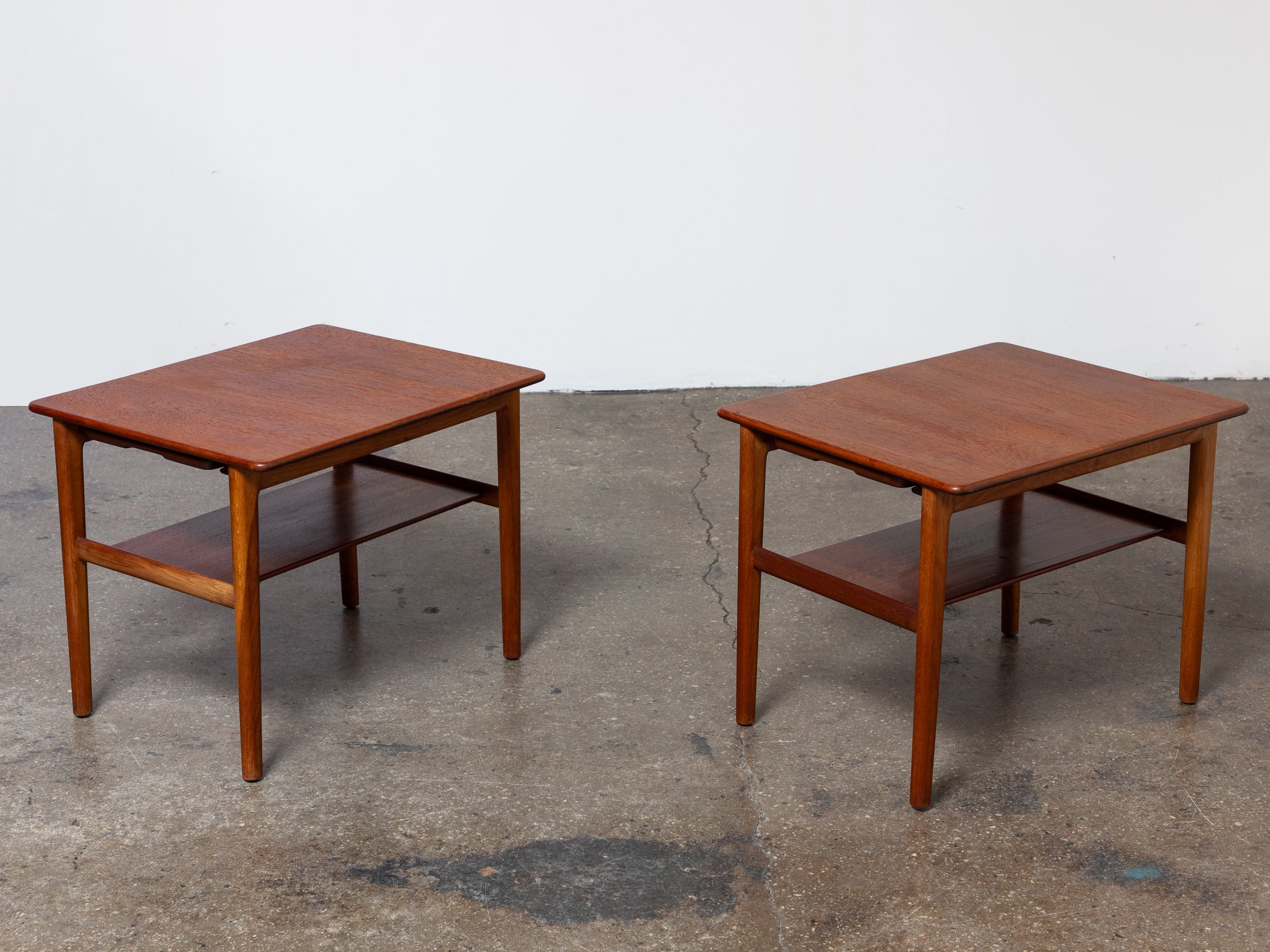 OAM_Hans_Wegner_Andreas_Tuck_End_Tables_with_Trays_Oak-5.jpg