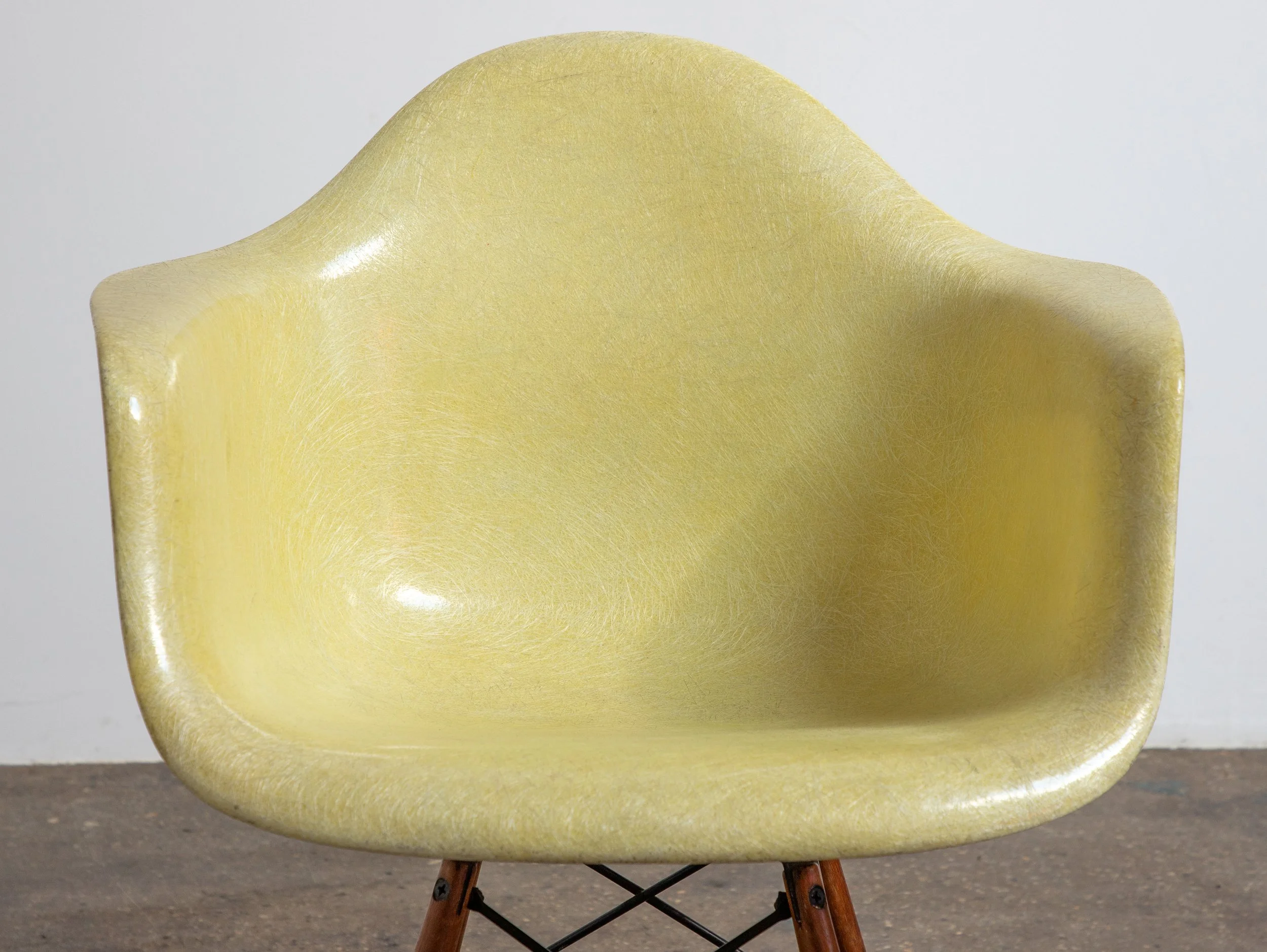 OAM_Zenith_Fiberglass_Eames_Armchair-11.jpg