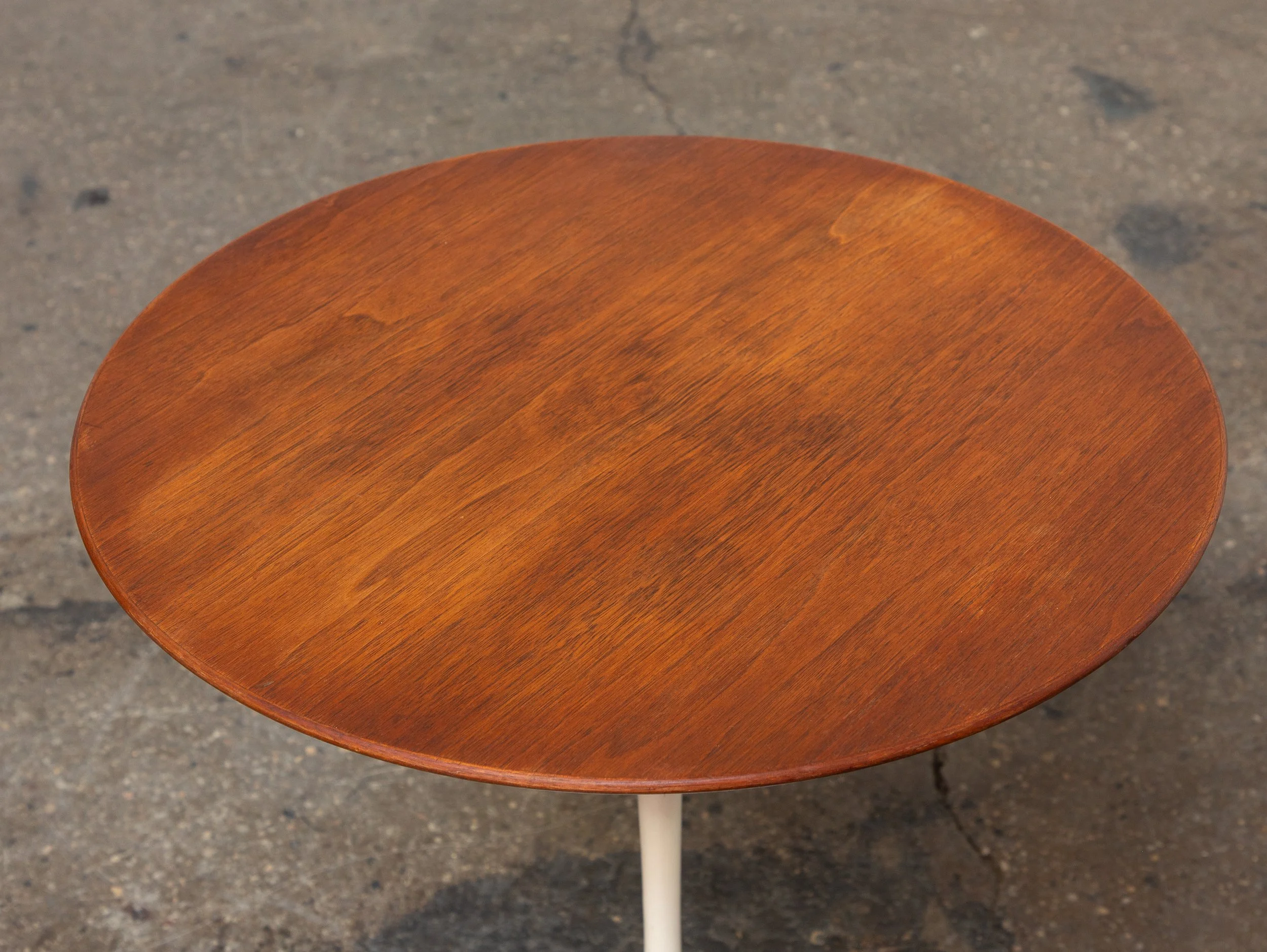 OAM_Pair_Knoll_Saarinen_Tables_Pair-11.jpg