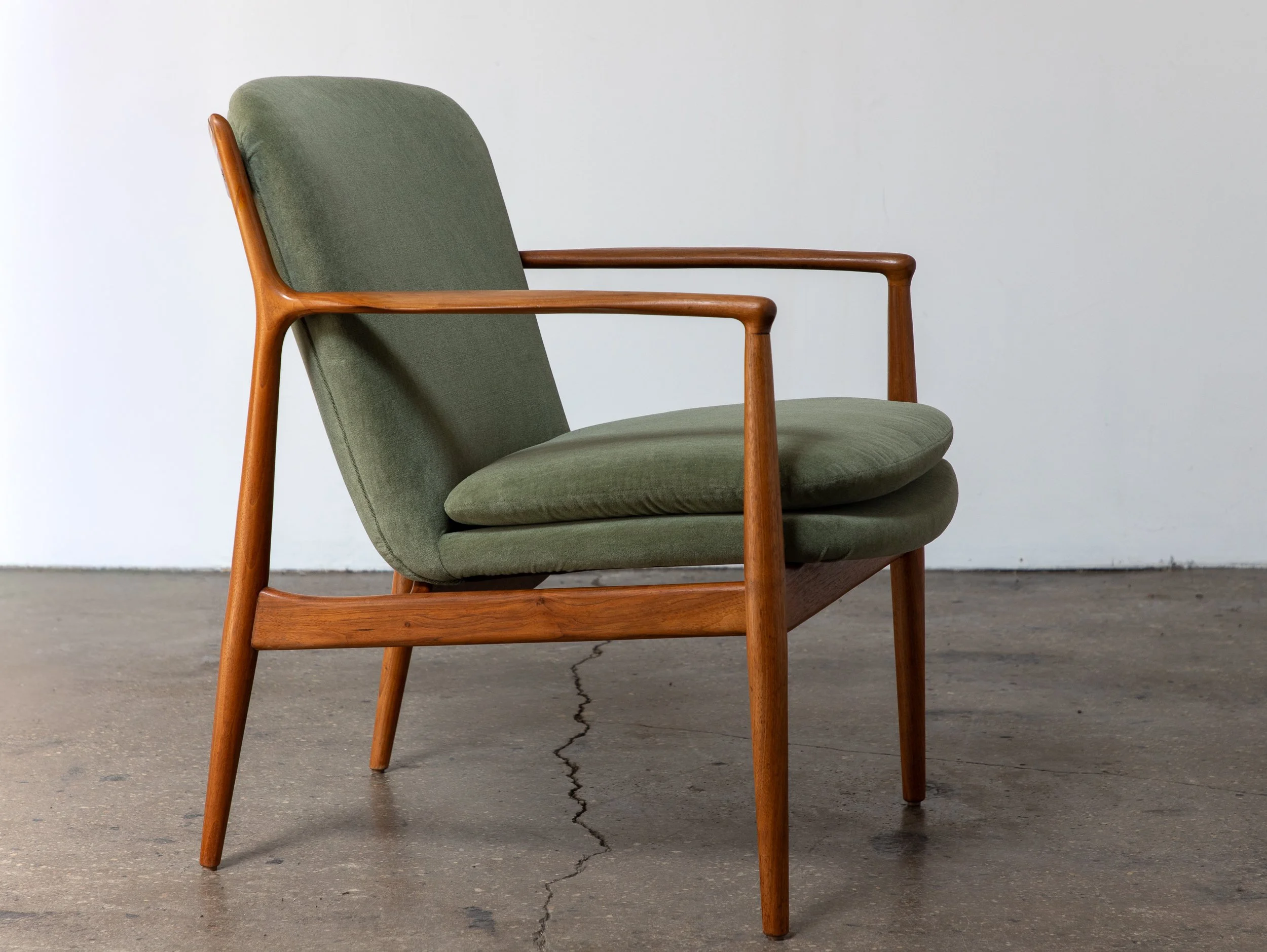 OAMNYC_Finn_Juhl_Baker_Delegate_Chair-1.jpg
