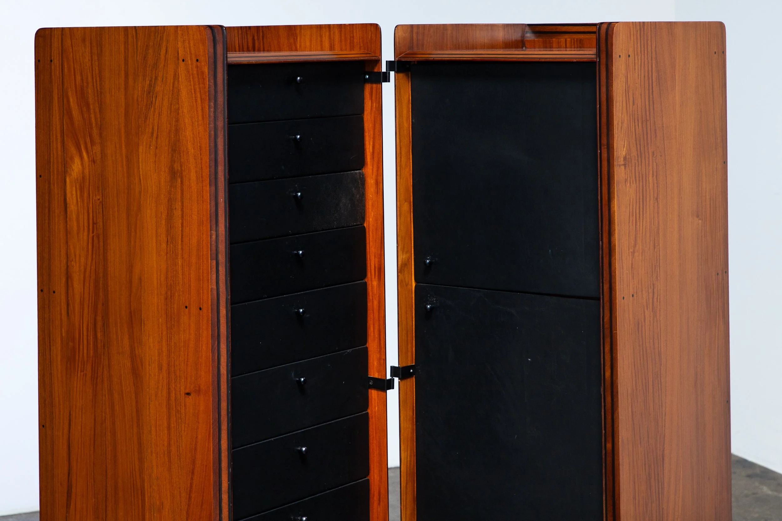 OAM_Tobia_Scarpa_BB_Italia_Maxalto_Gentleman's_Cabinets-7.jpg