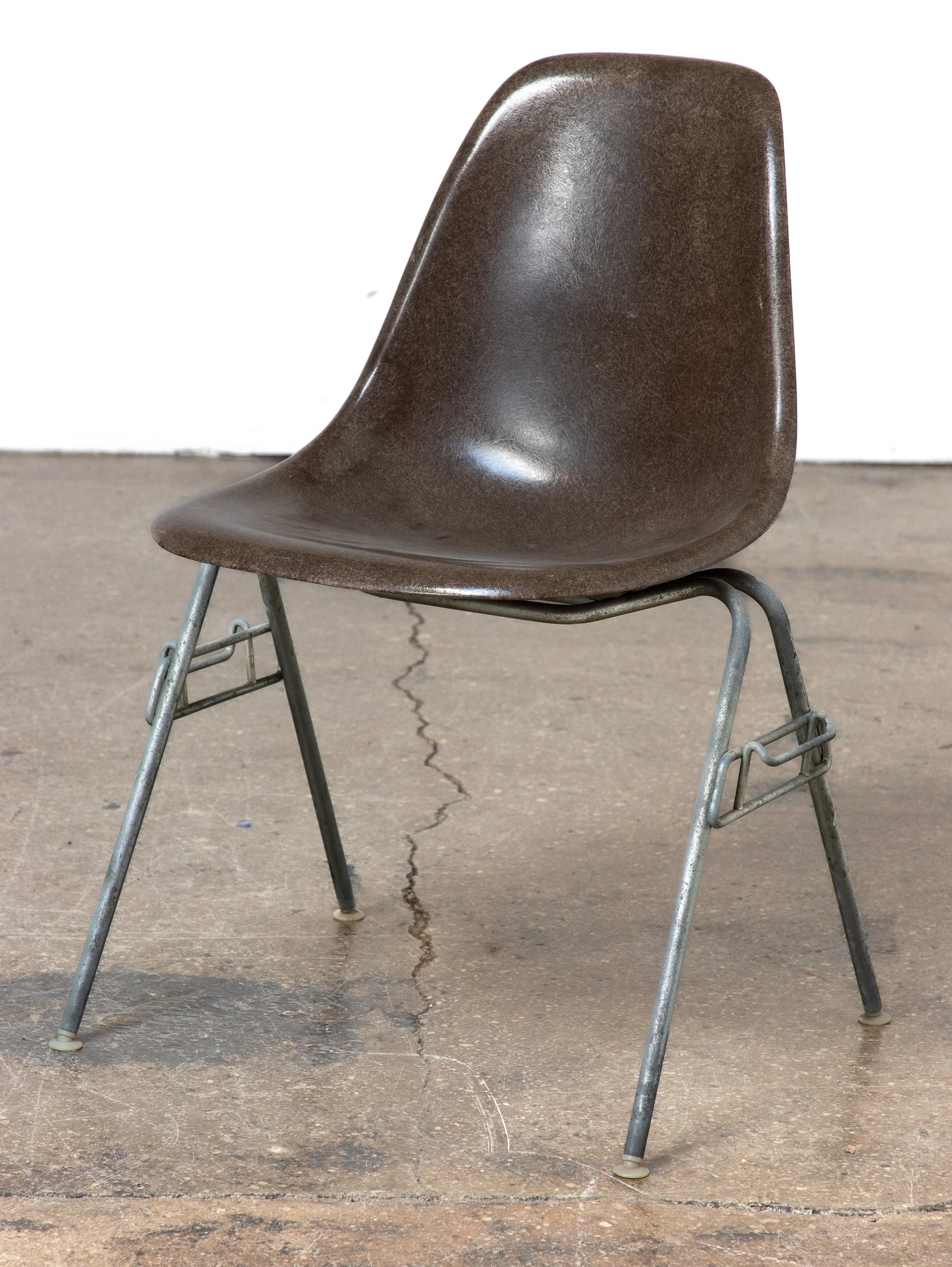 OAM_Eames_Herman_Miller_Shells_Color_Palette_Range_Stacking_Bases_Multicolor-18.jpg