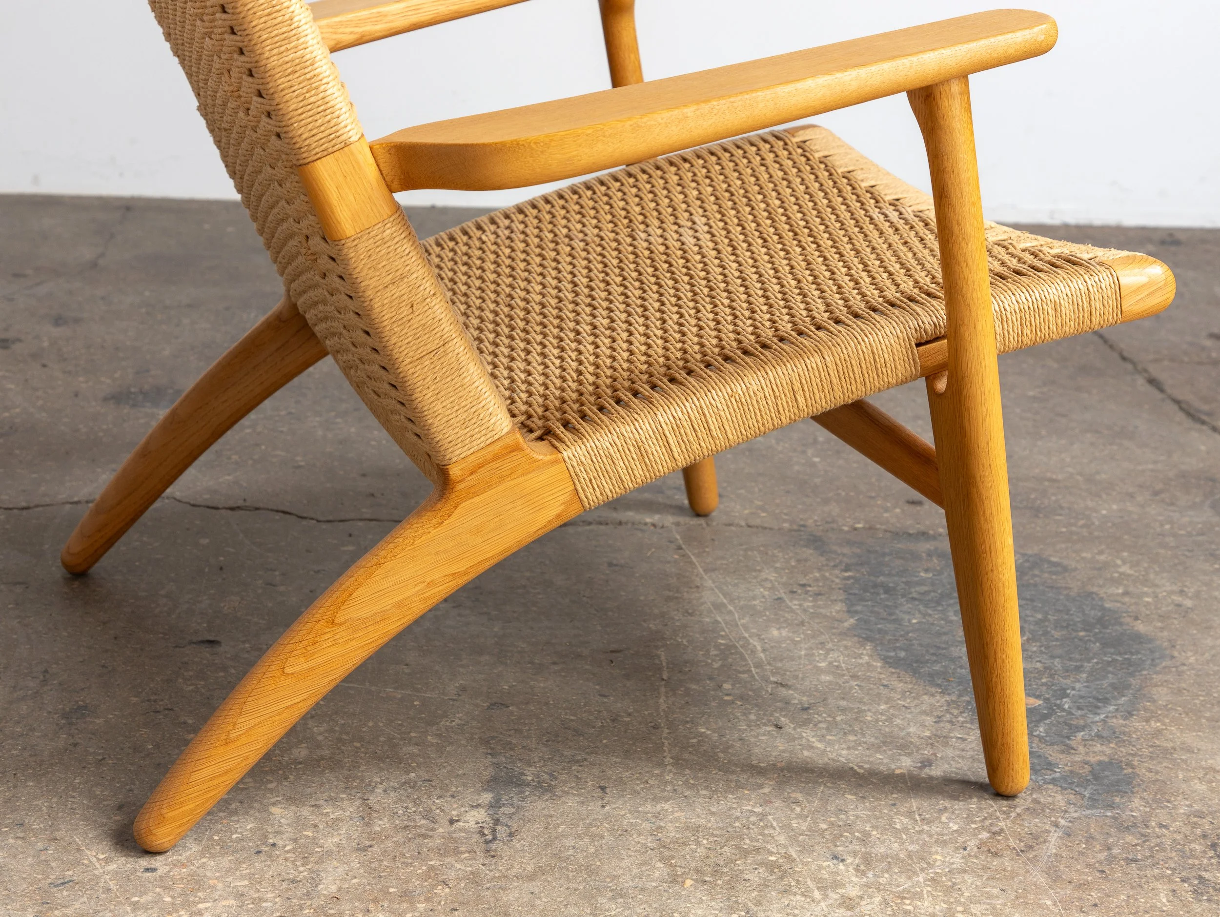 OAM_NYC_Carl_Hansen_Oak_Hans_Wegner_ch25-11.jpg