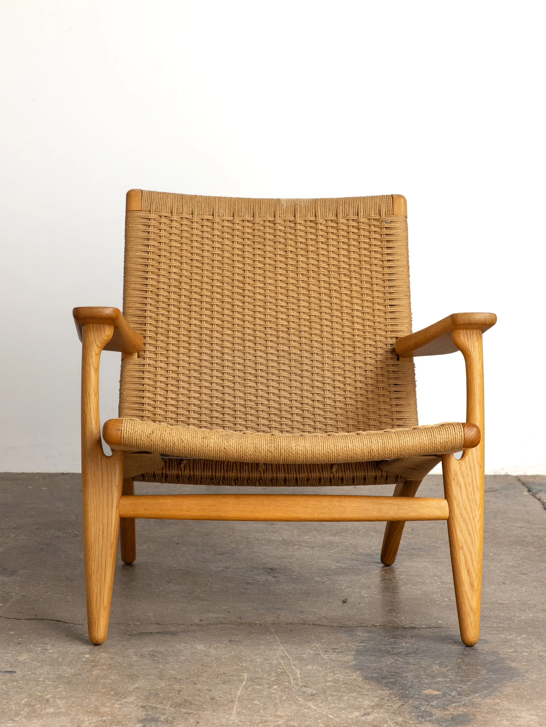 OAM_NYC_Carl_Hansen_Oak_Hans_Wegner_ch25-3.jpg