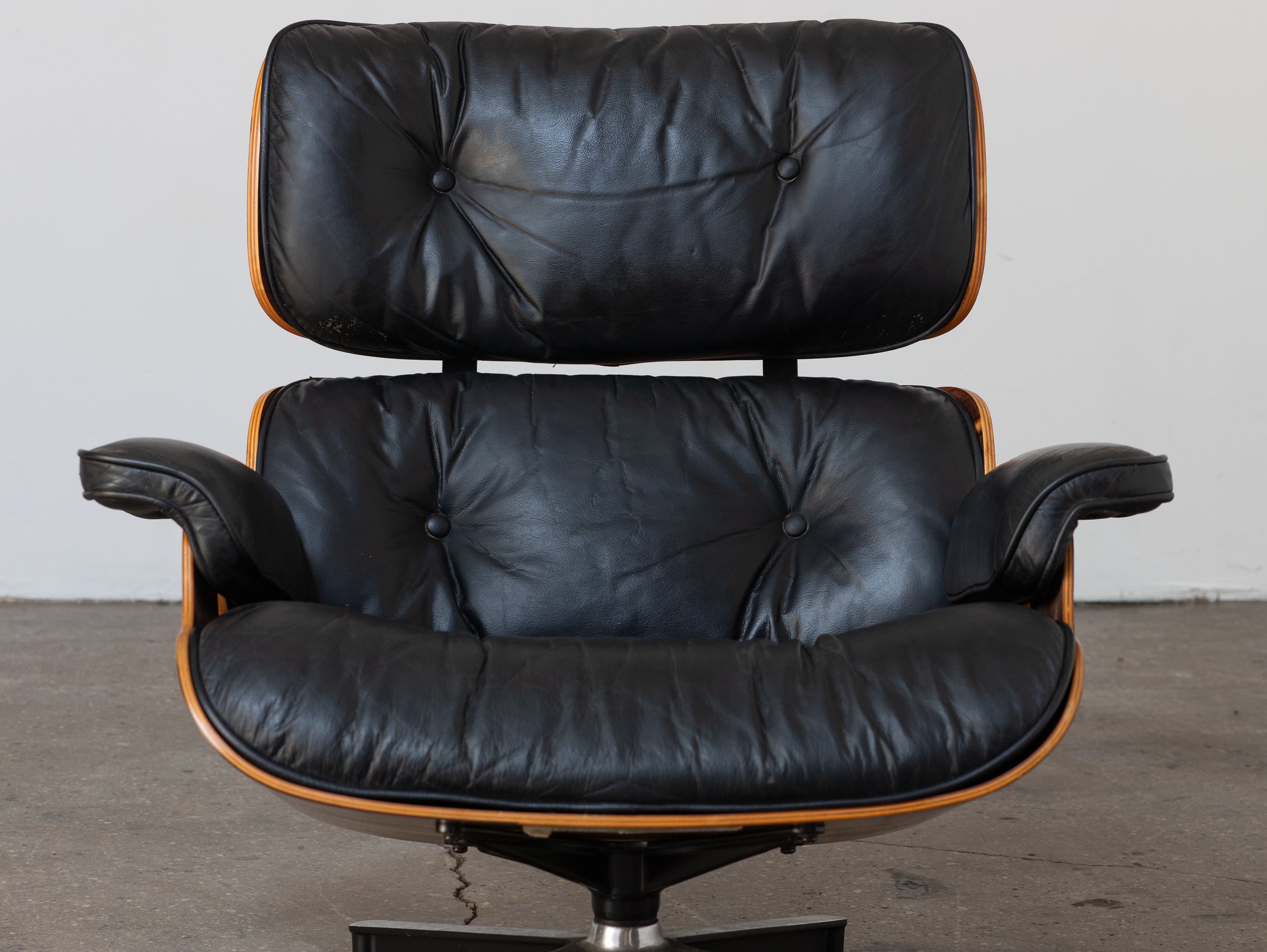 OAMNYC_Rosewood_670_671_Eames_Herman_Miller_Chair-11.jpg