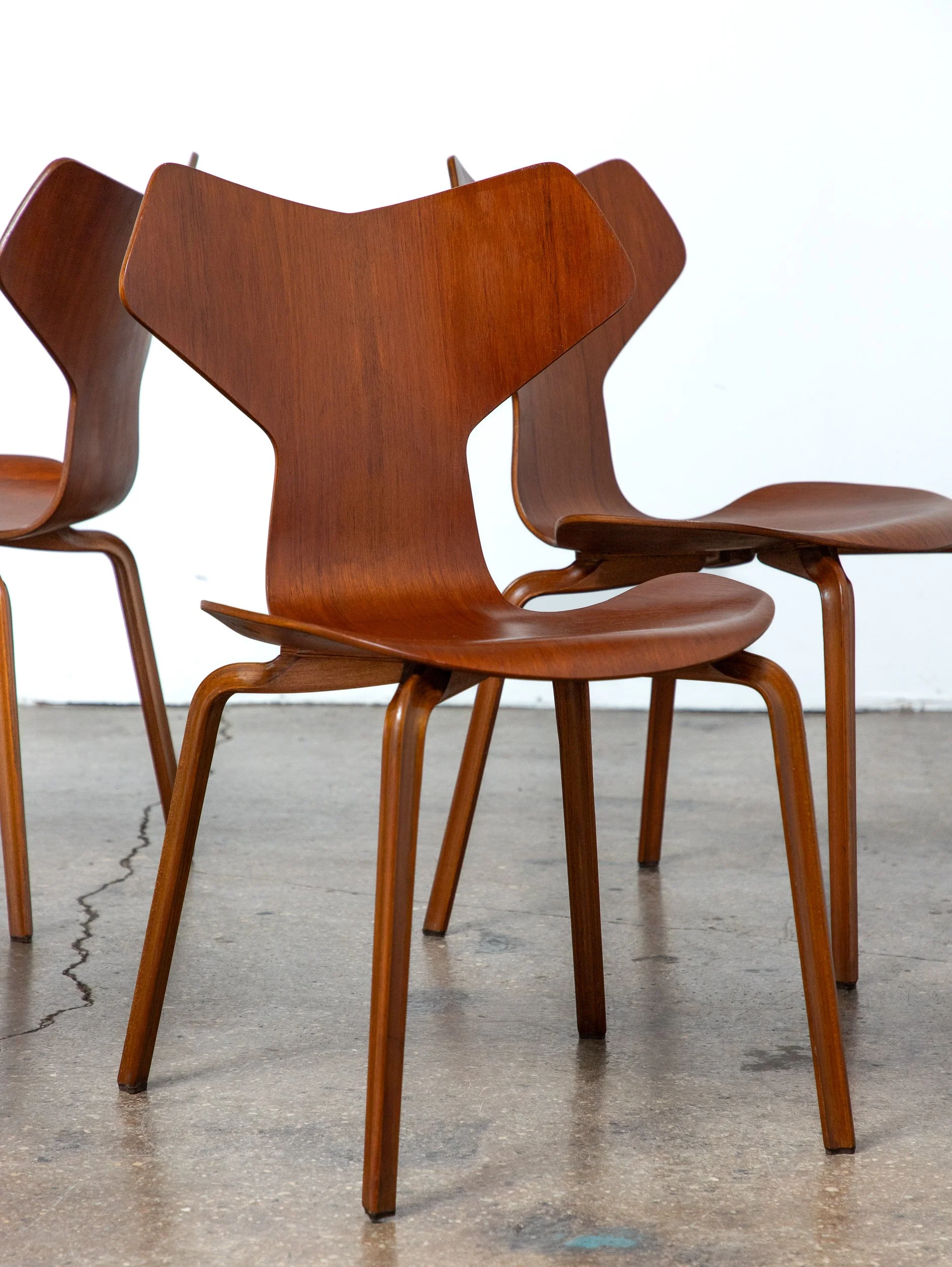 OAM_Arne_Jacobsen_Grand_Prix_Chairs-6.jpg