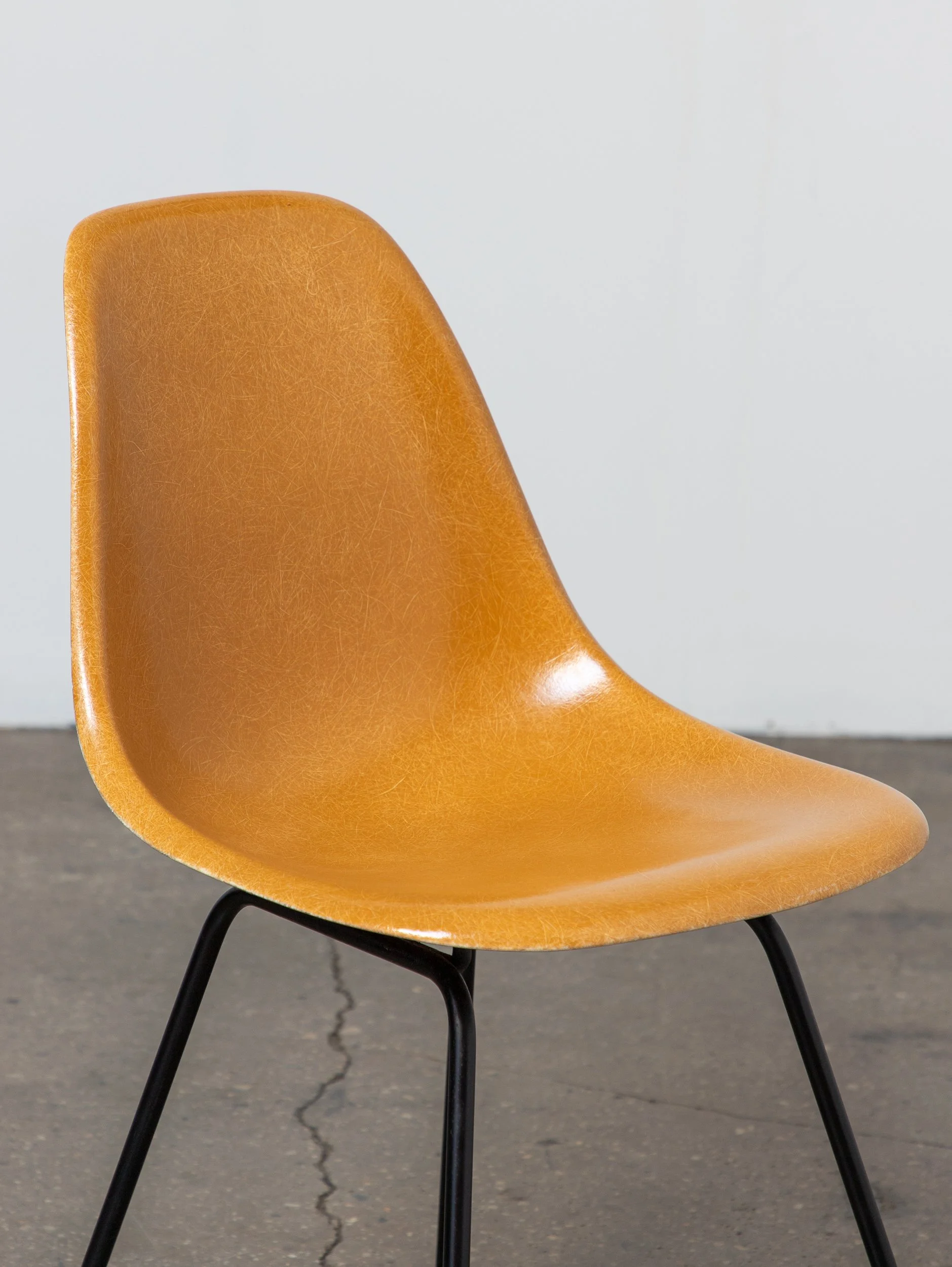 OAM_Dark_Ochre_Eames_Fiberglass_Shell_on_Black_Base-5.jpg