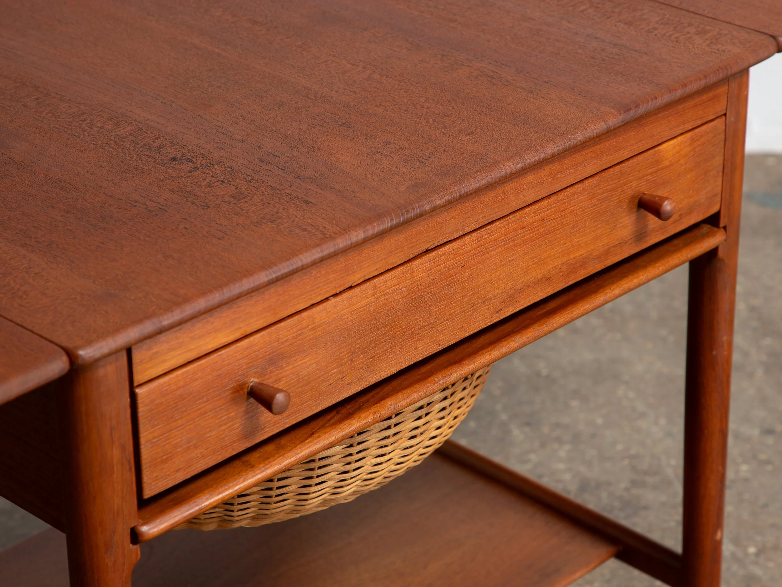 OAM_Pair_Hans_Wegner_Sewing_Tables-9.jpg