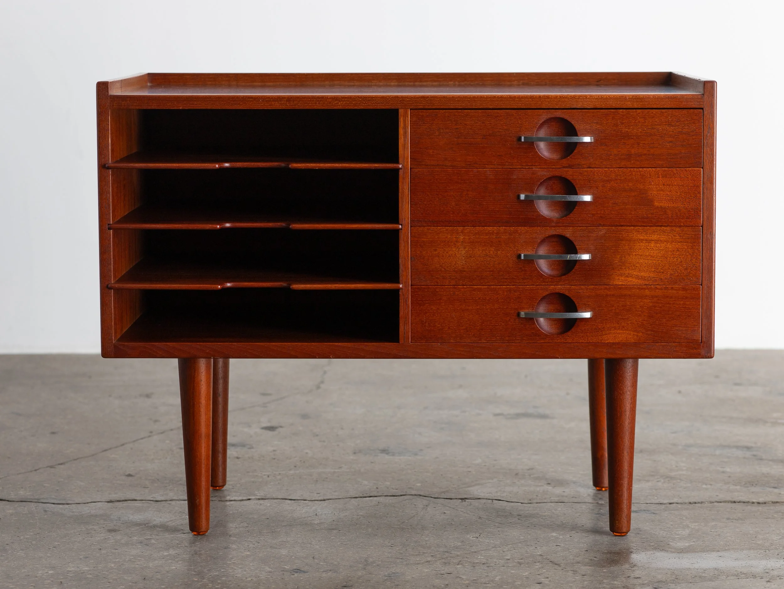 OAMNYC_Hans_Wegner_Telephone_Table-4.jpg