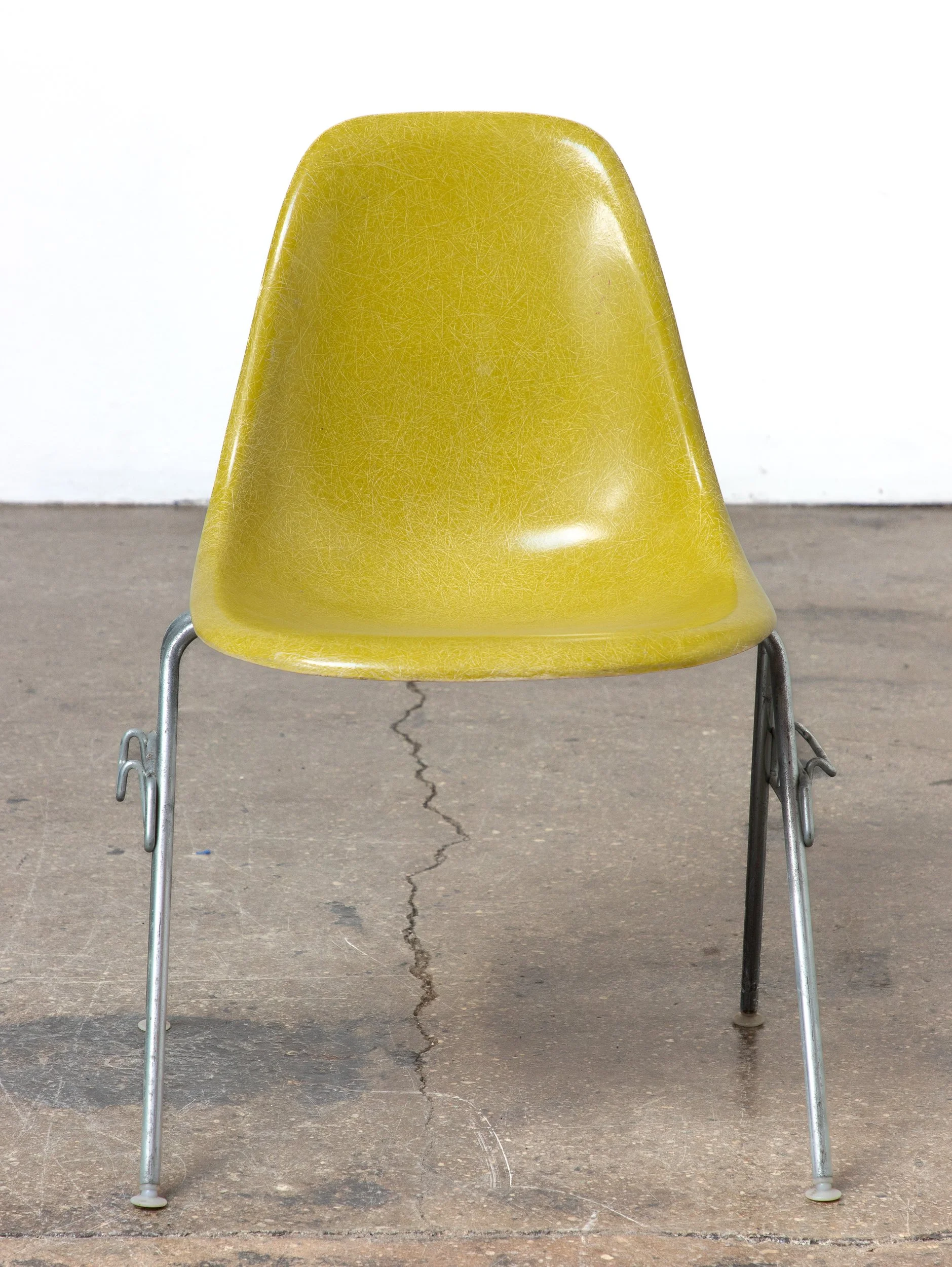OAM_Eames_Herman_Miller_Shells_Color_Palette_Range_Stacking_Bases_Multicolor-49.jpg