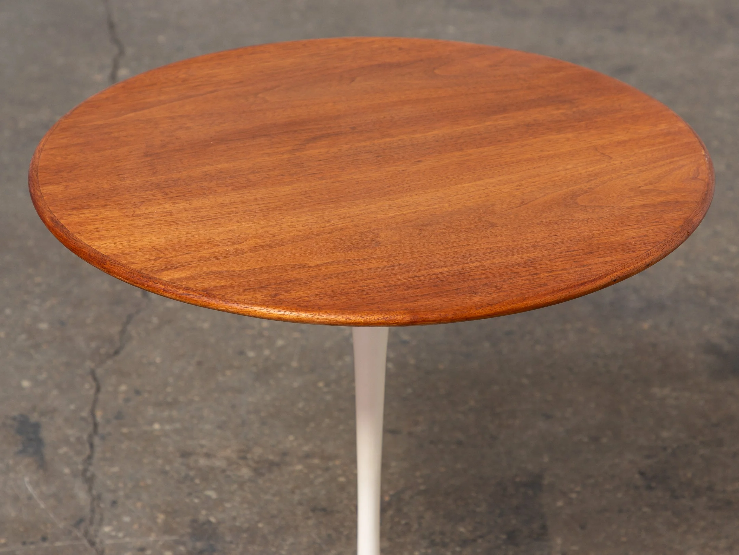 OAM_Pair_Knoll_Saarinen_Tables_Pair-4.jpg