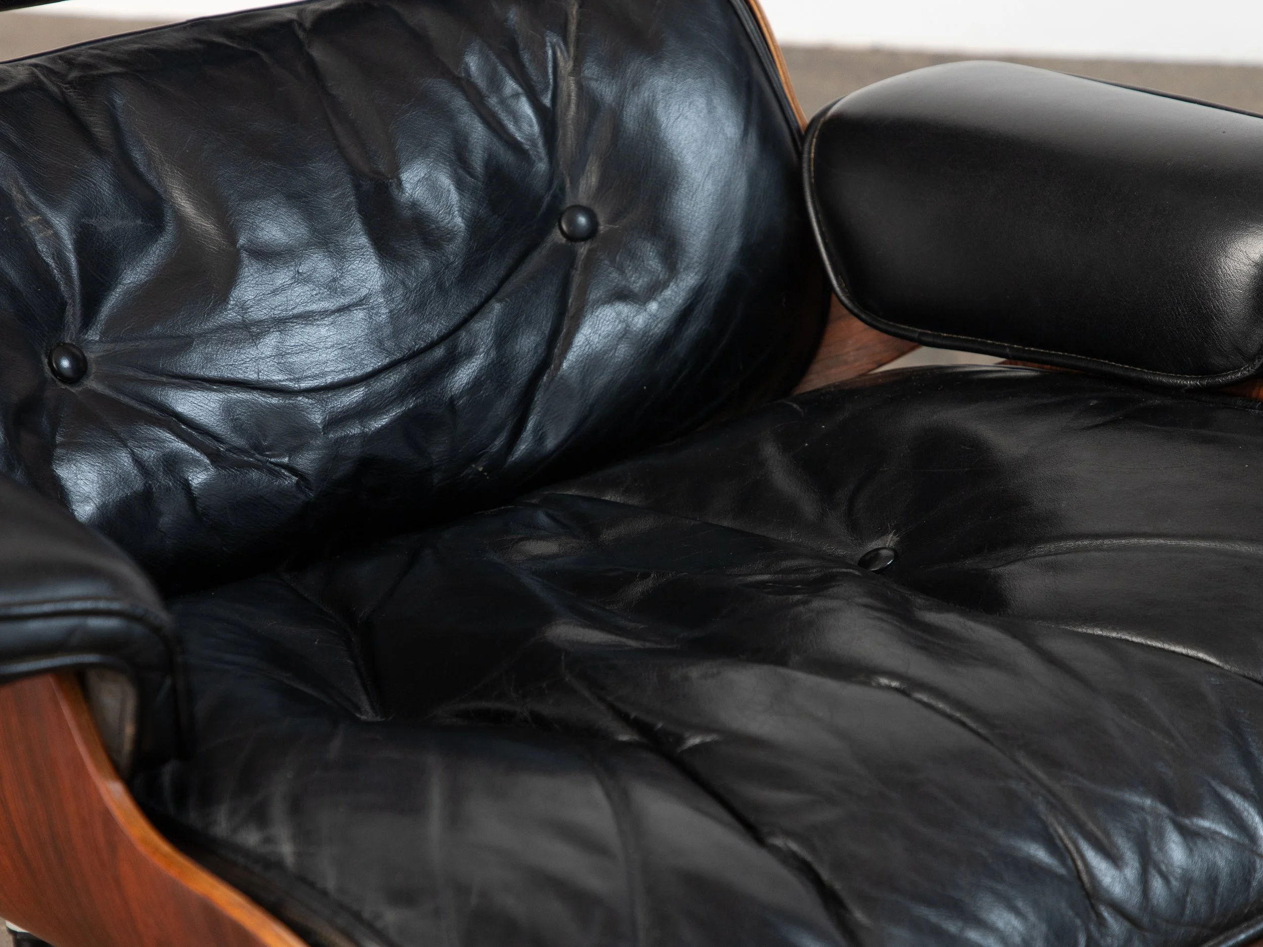 OAM_Eames_Herman_Miller_670_Black_Leather_Lounge_Chair-12.jpg