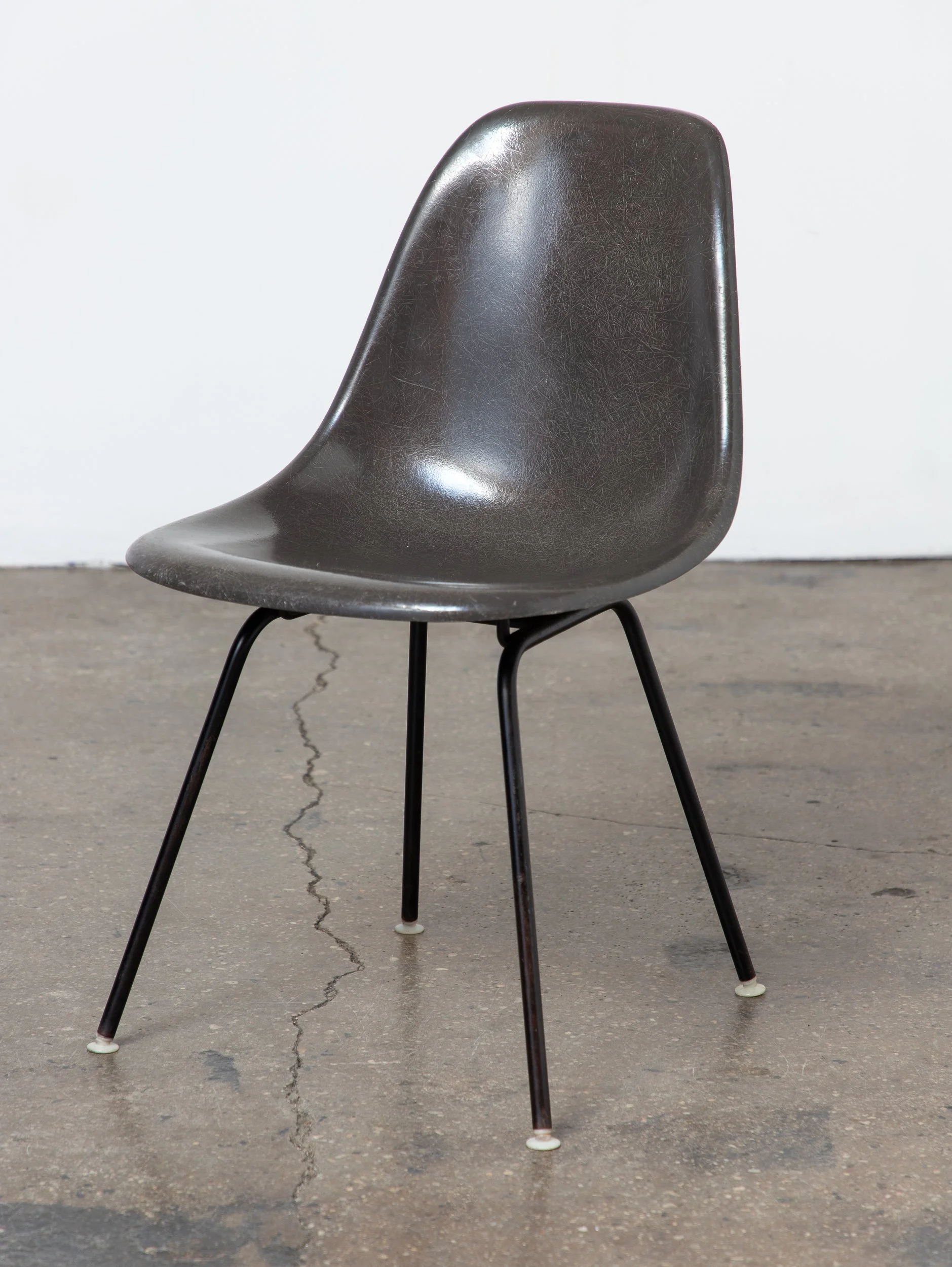 OAM_Elephant_Grey_Eames_Fiberglass_Shell_on_Black_Base-4.jpg