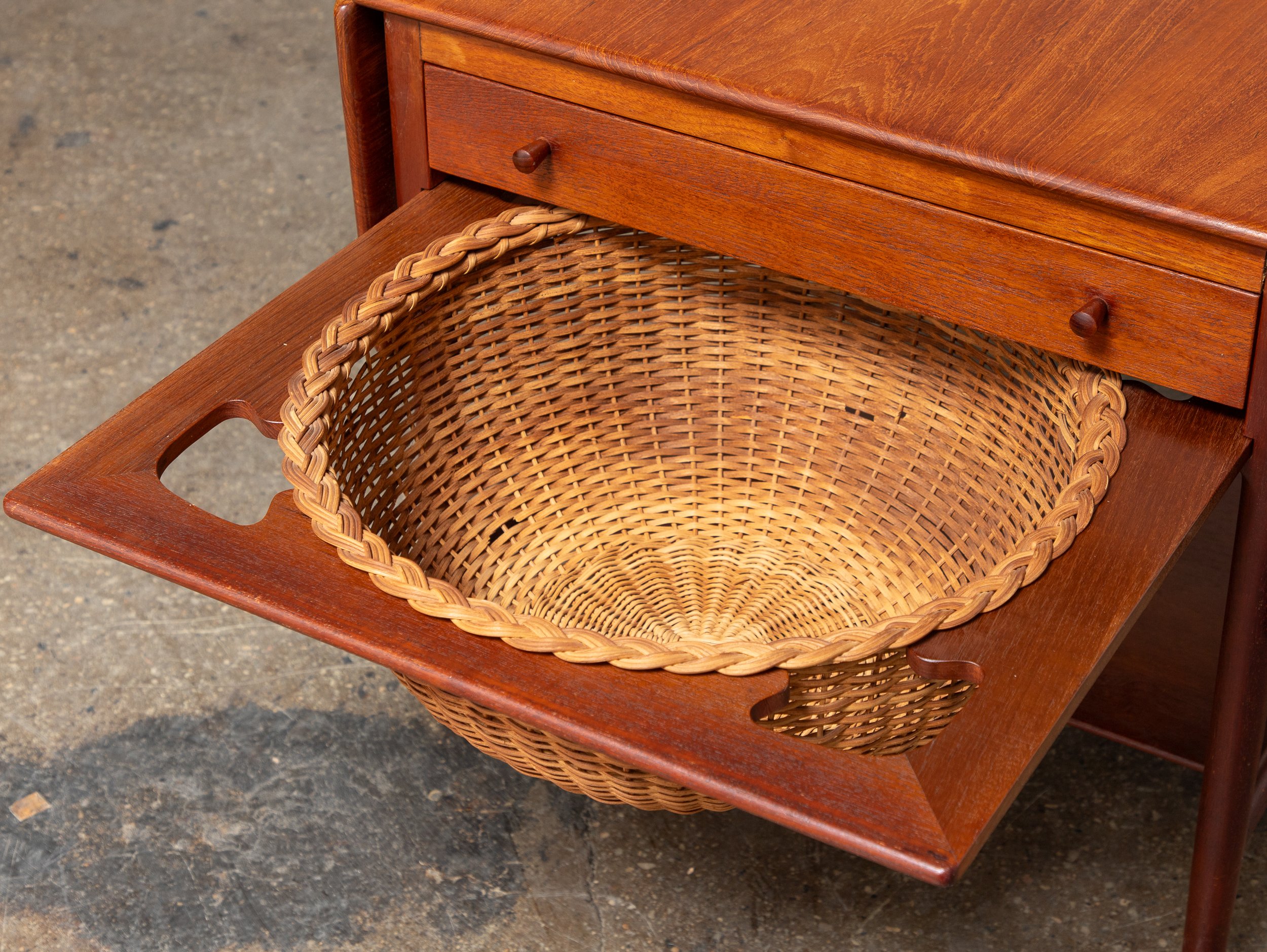 OAM_NYC_Hans_Wegner_AT35_Sewing_Table-8.jpg