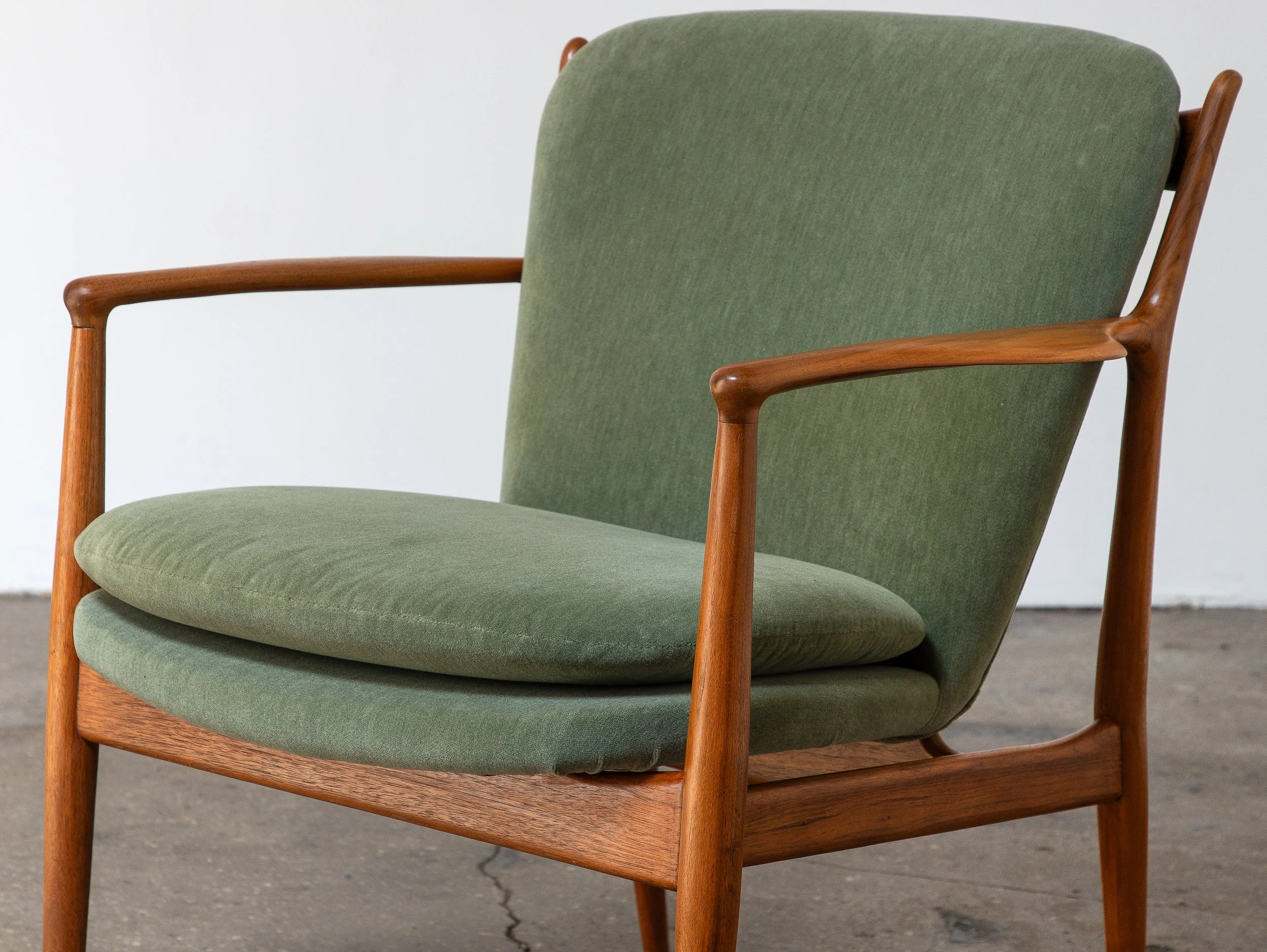 OAMNYC_Finn_Juhl_Baker_Delegate_Chair-5.jpg