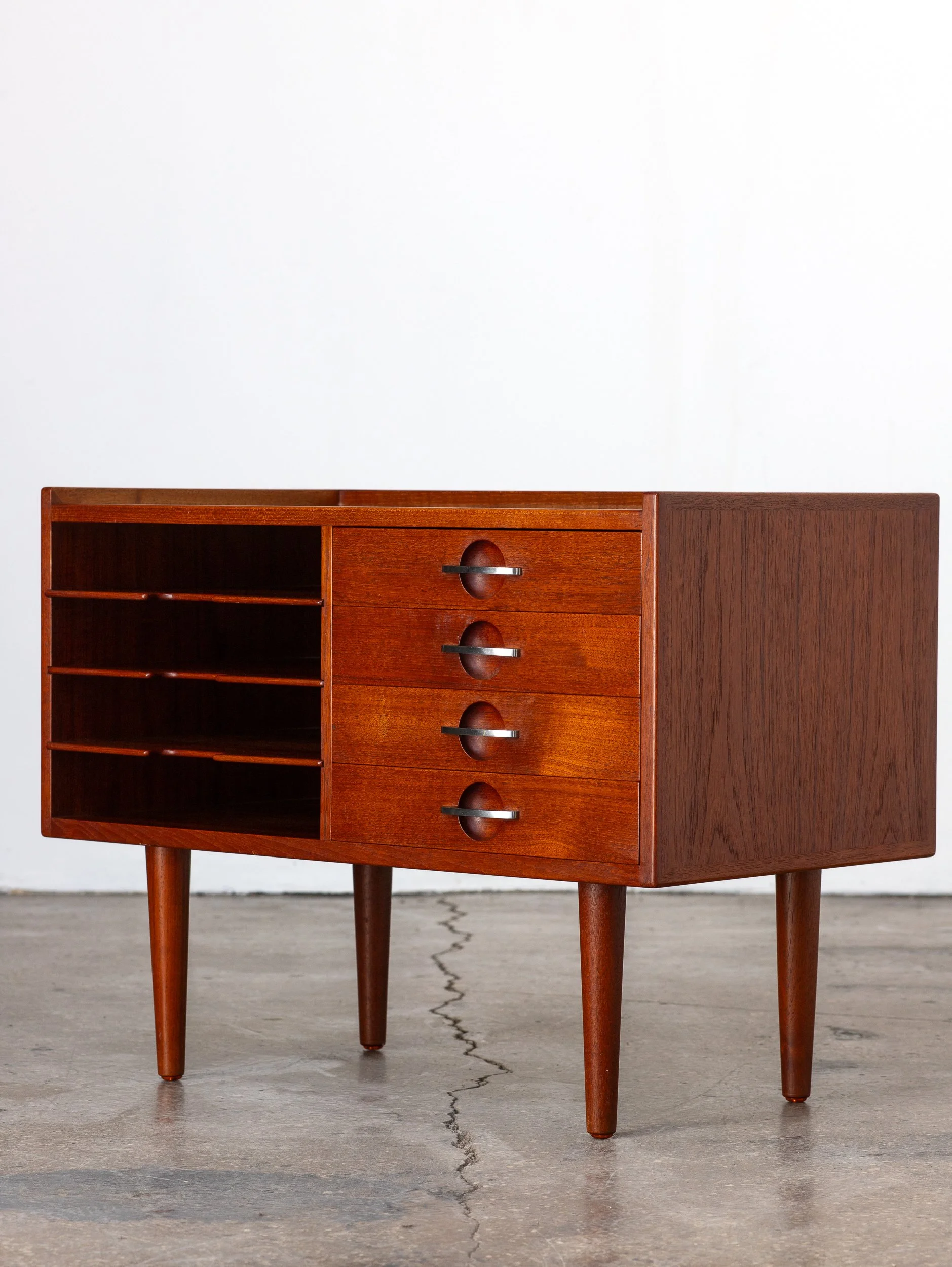 OAMNYC_Hans_Wegner_Telephone_Table-10.jpg