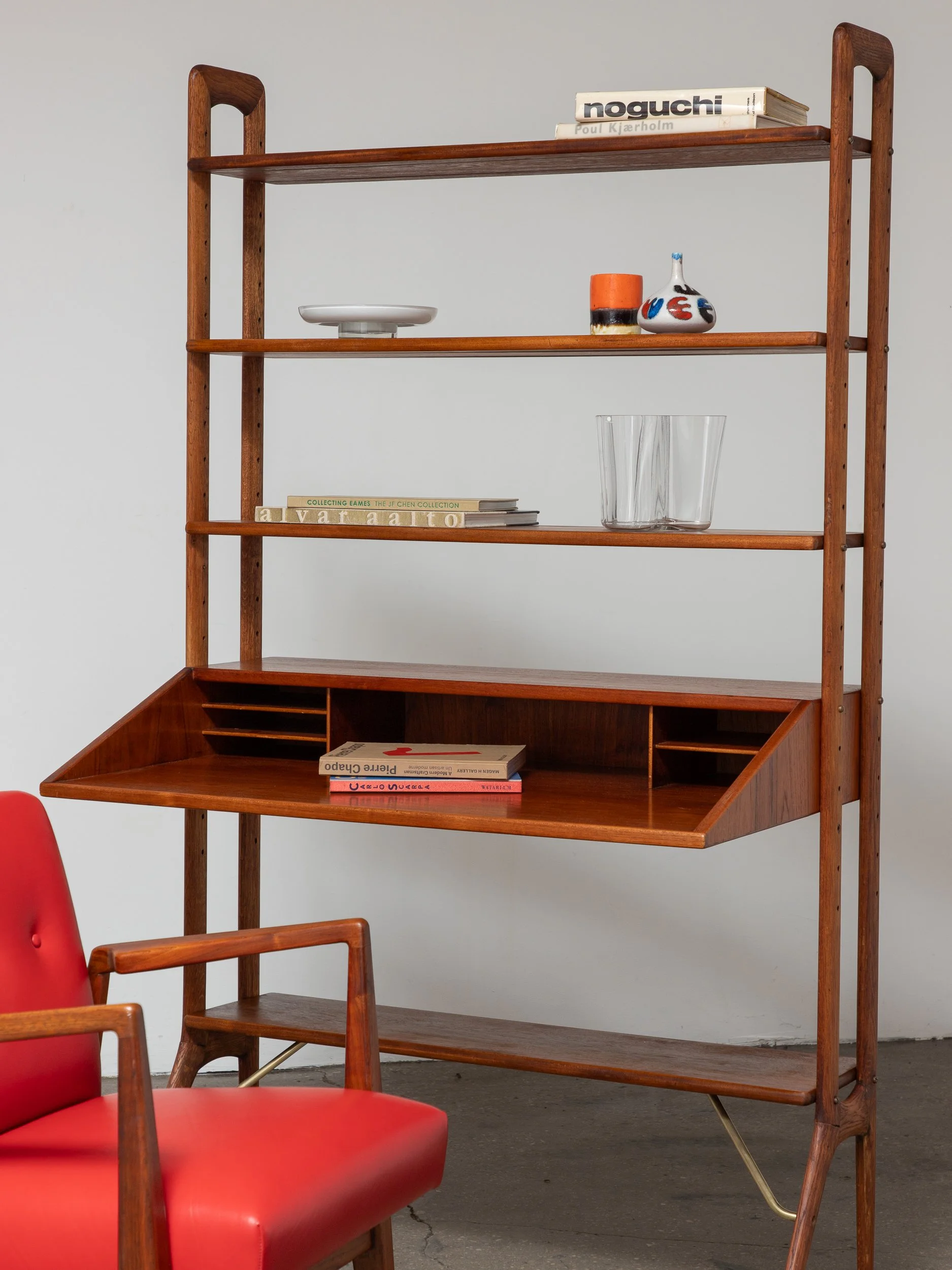 OAM_urt_Ostervig_Desk_Wall_Standing_Unit-9.jpg