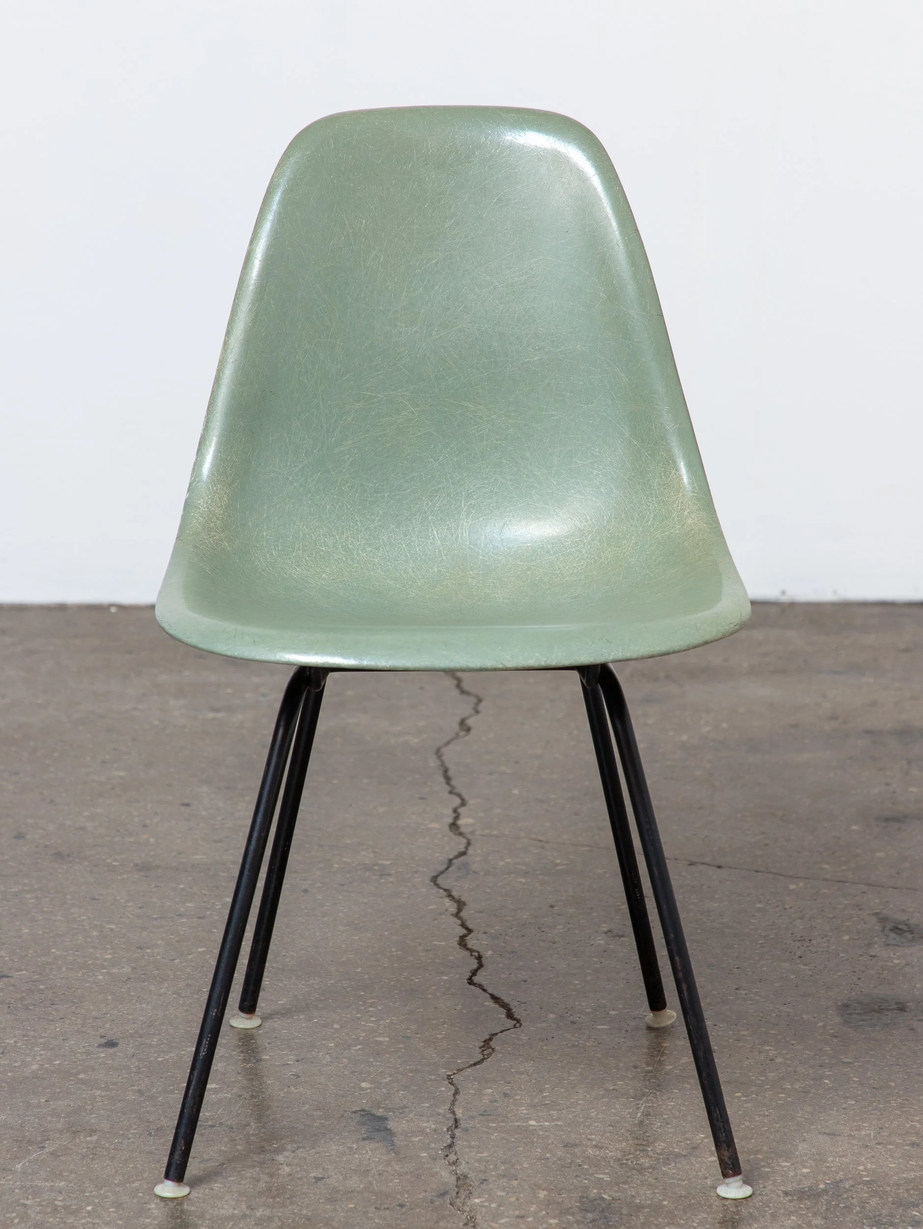 OAM_Seafoam_Green_Eames_Fiberglass_Shell_on_Black_Base-4.jpg