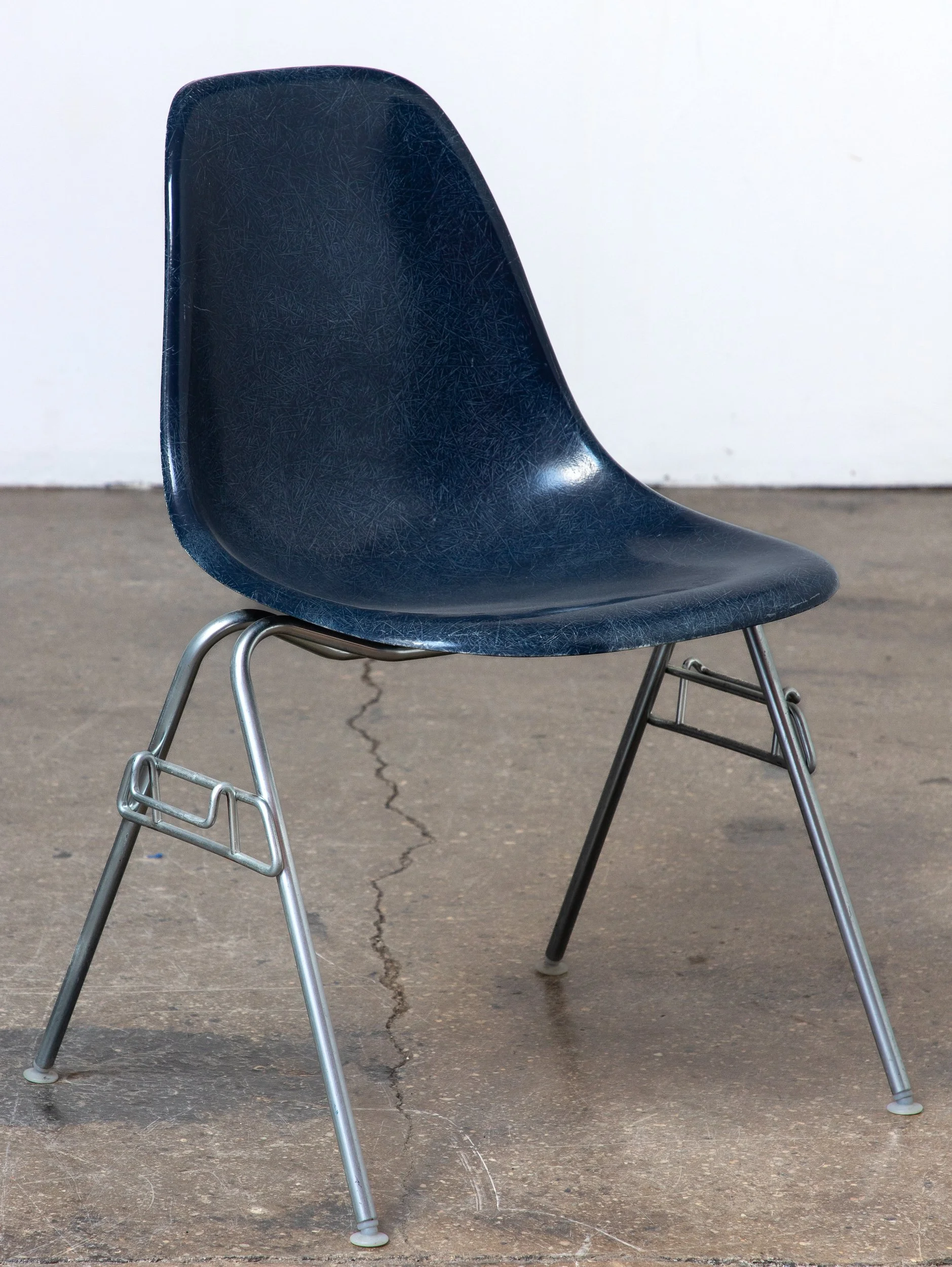 OAM_Eames_Herman_Miller_Shells_Color_Palette_Range_Stacking_Bases_Multicolor-59.jpg