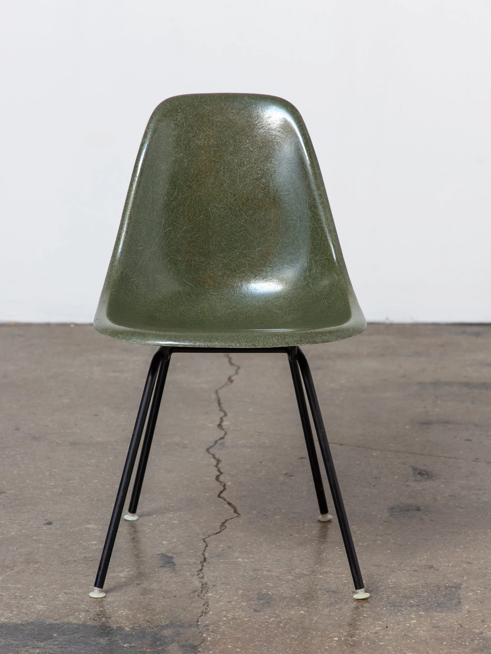 OAM_Olive_Green_Eames_Fiberglass_Shell_on_Black_Base-3.jpg