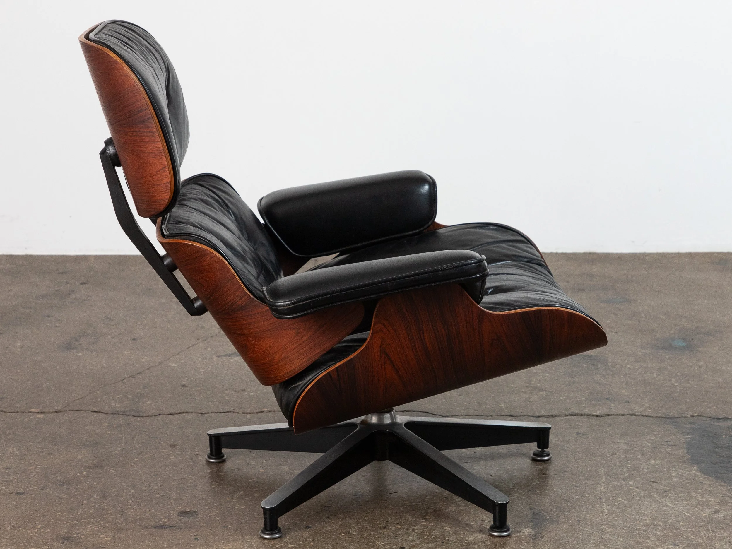 OAM_Eames_Herman_Miller_670_Black_Leather_Lounge_Chair-3.jpg