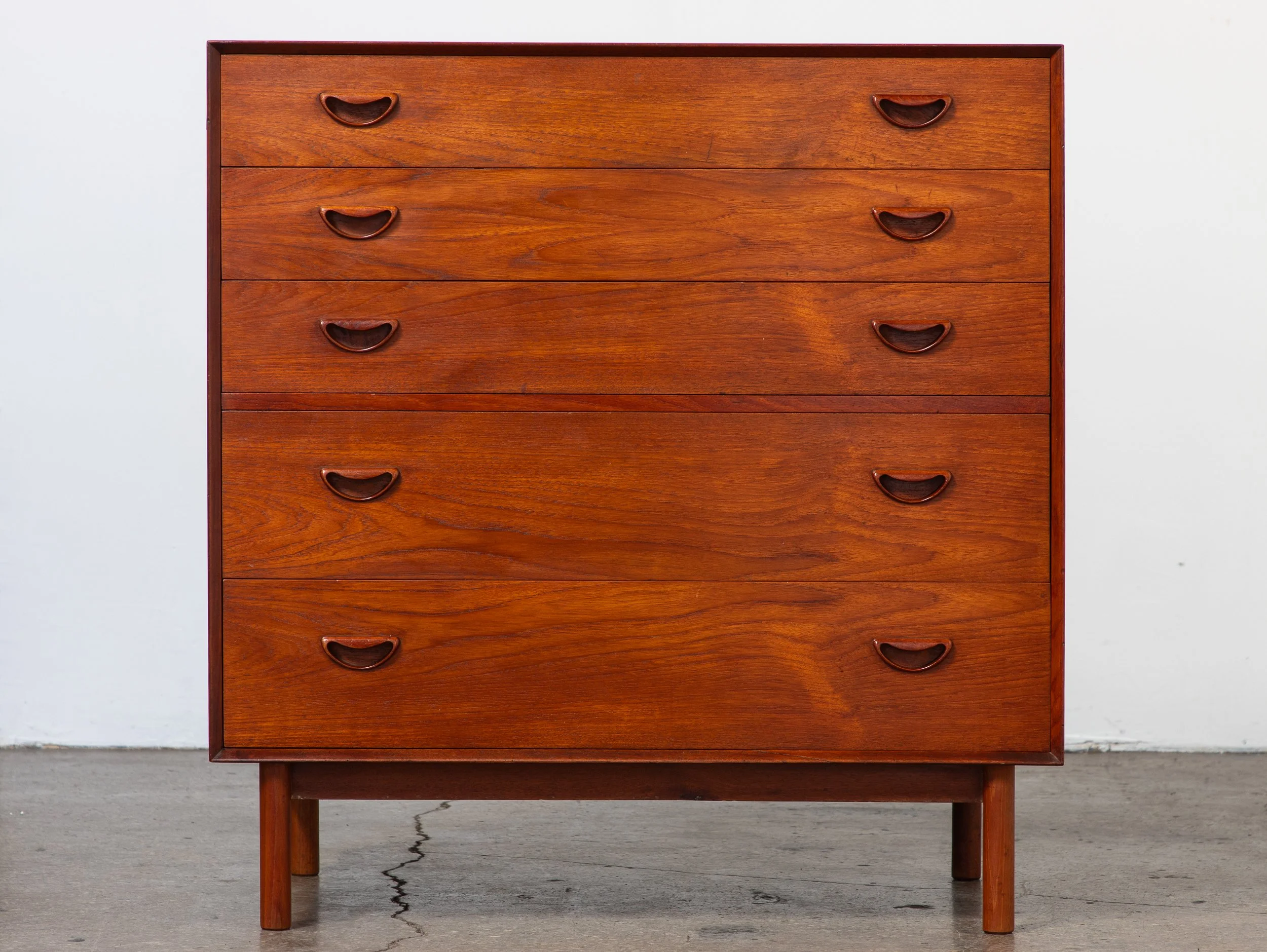 OAM_Peter_Hvidt_Dresser_Example_1-6.jpg