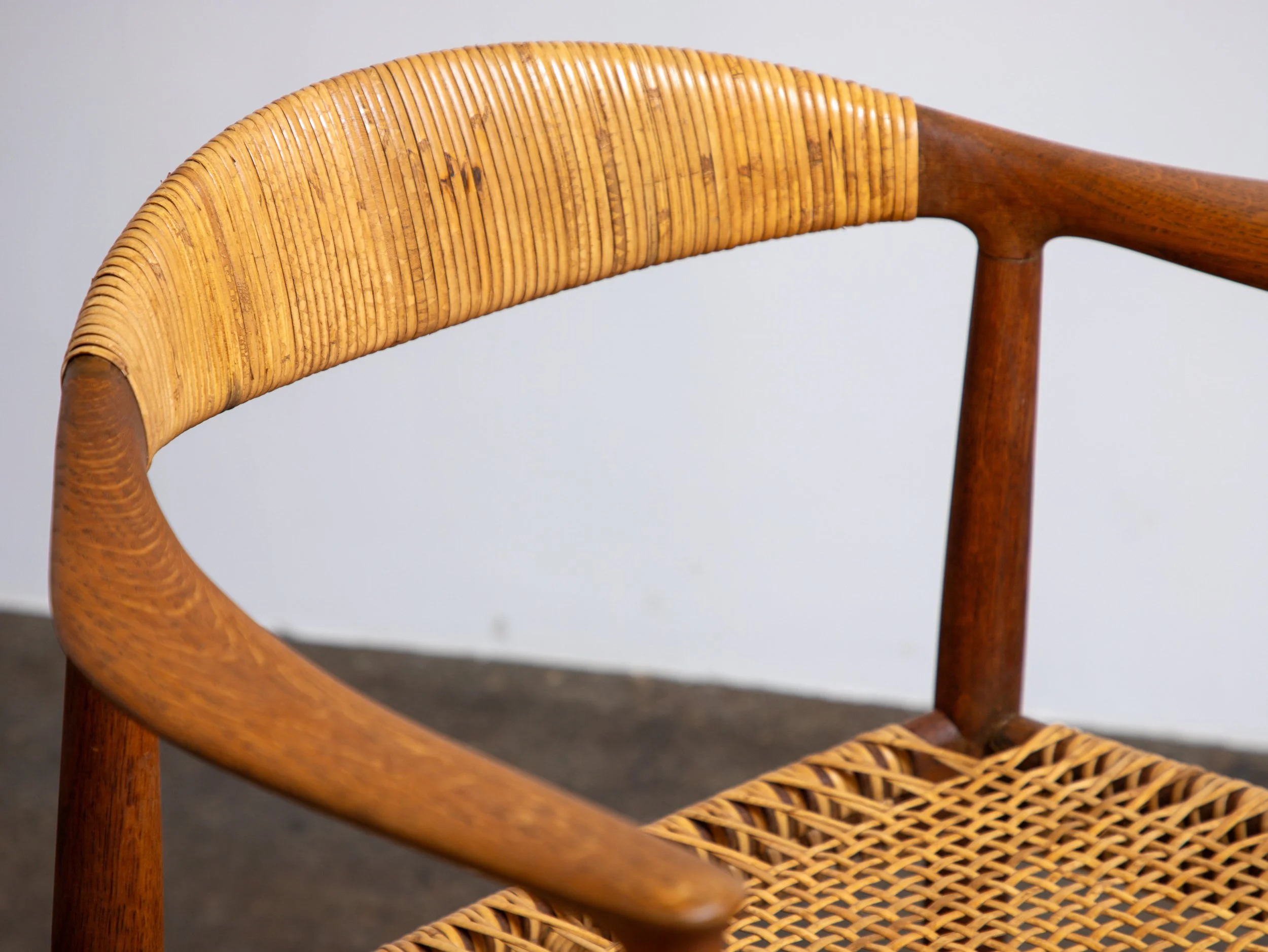OAM_Original_JH_501_Wegner_Round_Chairs_Cane-13.jpg