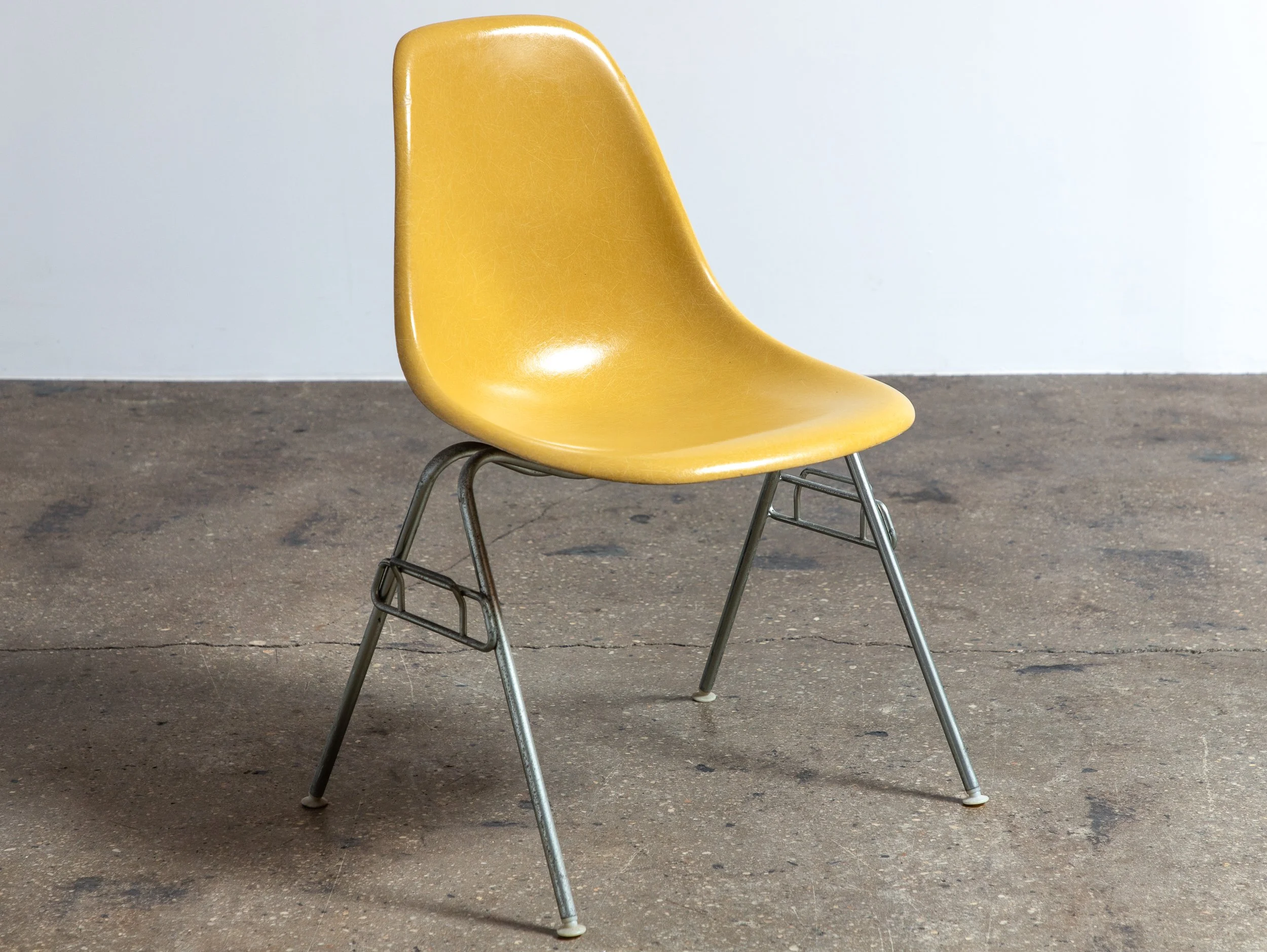 OAM_Original_Fiberglass_Chairs_Stacking_Multi_Color-5.jpg