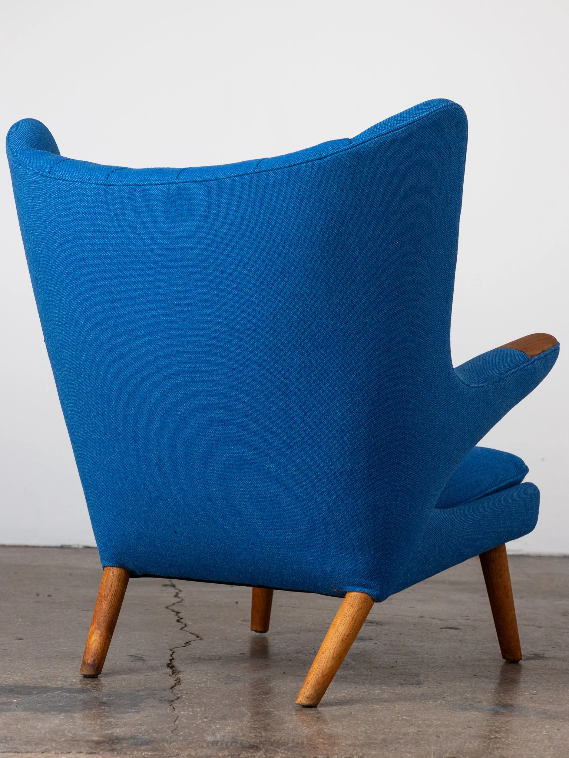 OAM_NYC_Hans_Wegner_Papa_Bear_Chair_Oak-14.jpg